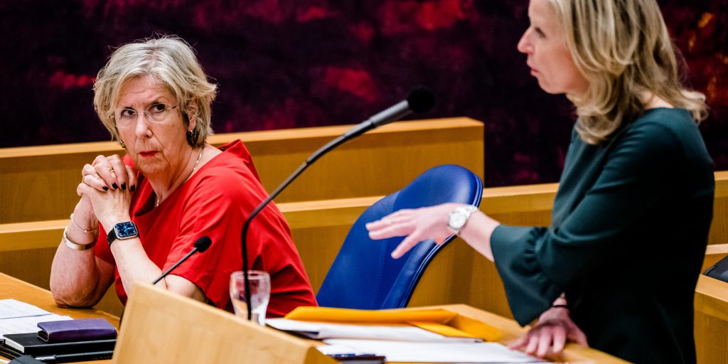 De oud-verkenners Annemarie Jorritsma en Kajsa Ollongren tijdens het debat over de mislukte formatieverkenning.