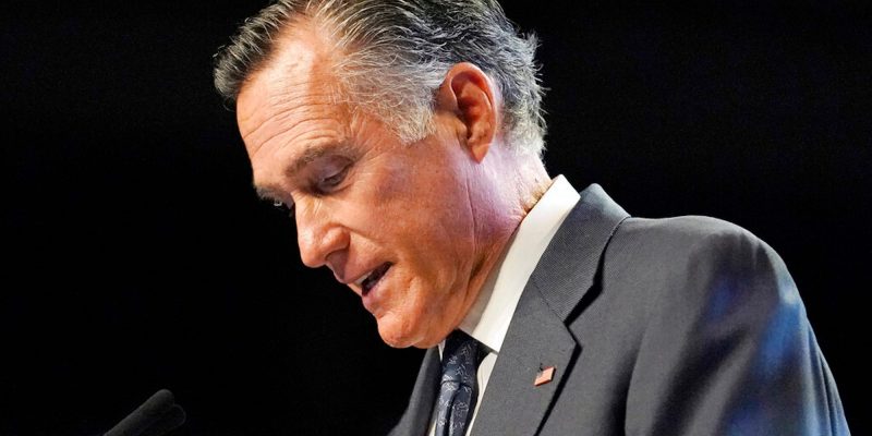 Mitt Romney Loudly Booed And Called A Traitor At Utah S Gop Conference Over His Opposition To