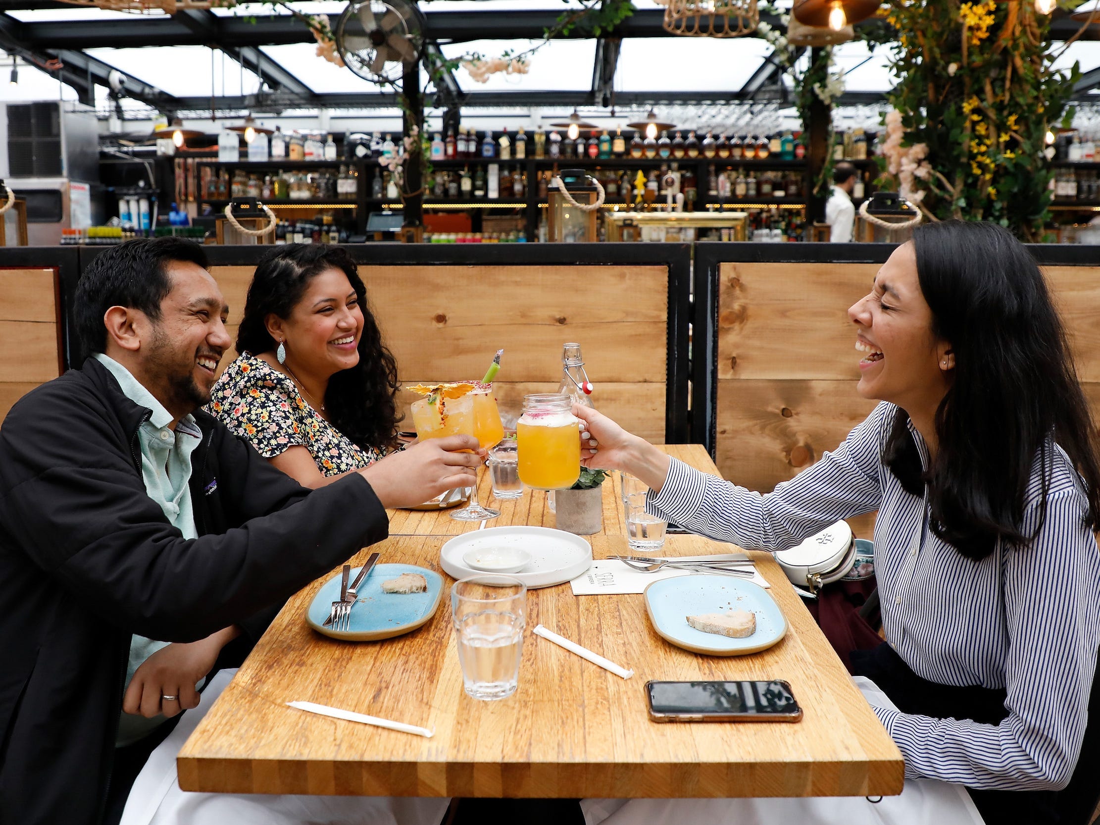eating restaurant spending reopening