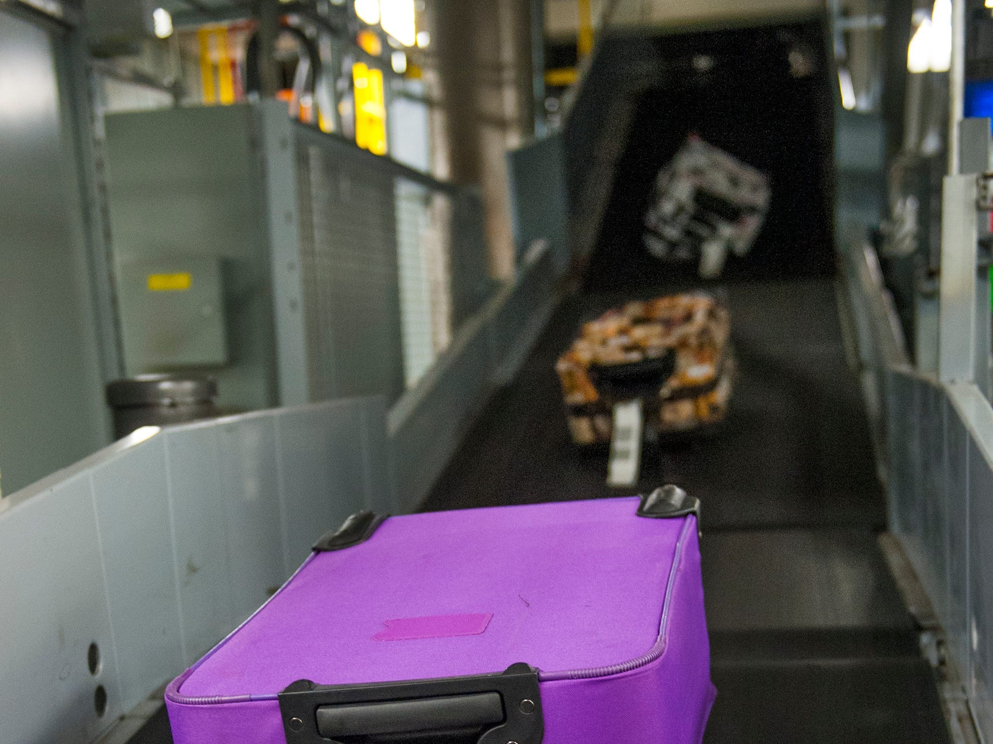 baggage conveyer belt