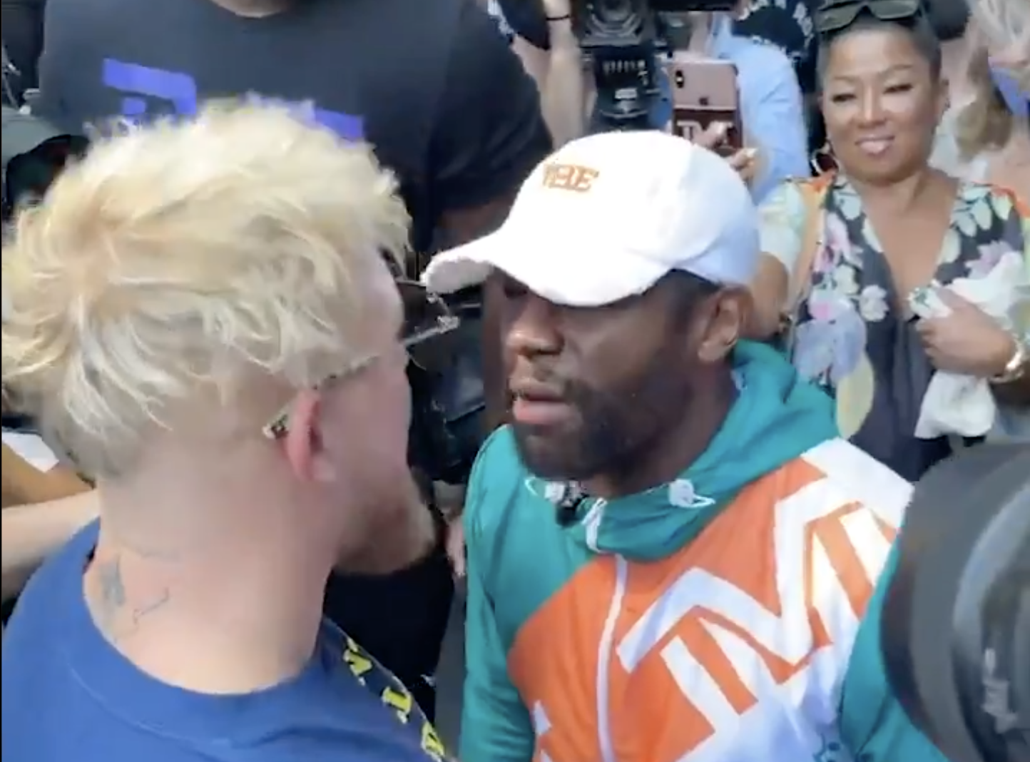 Jake Paul and Logal Paul ahead of the brawl.