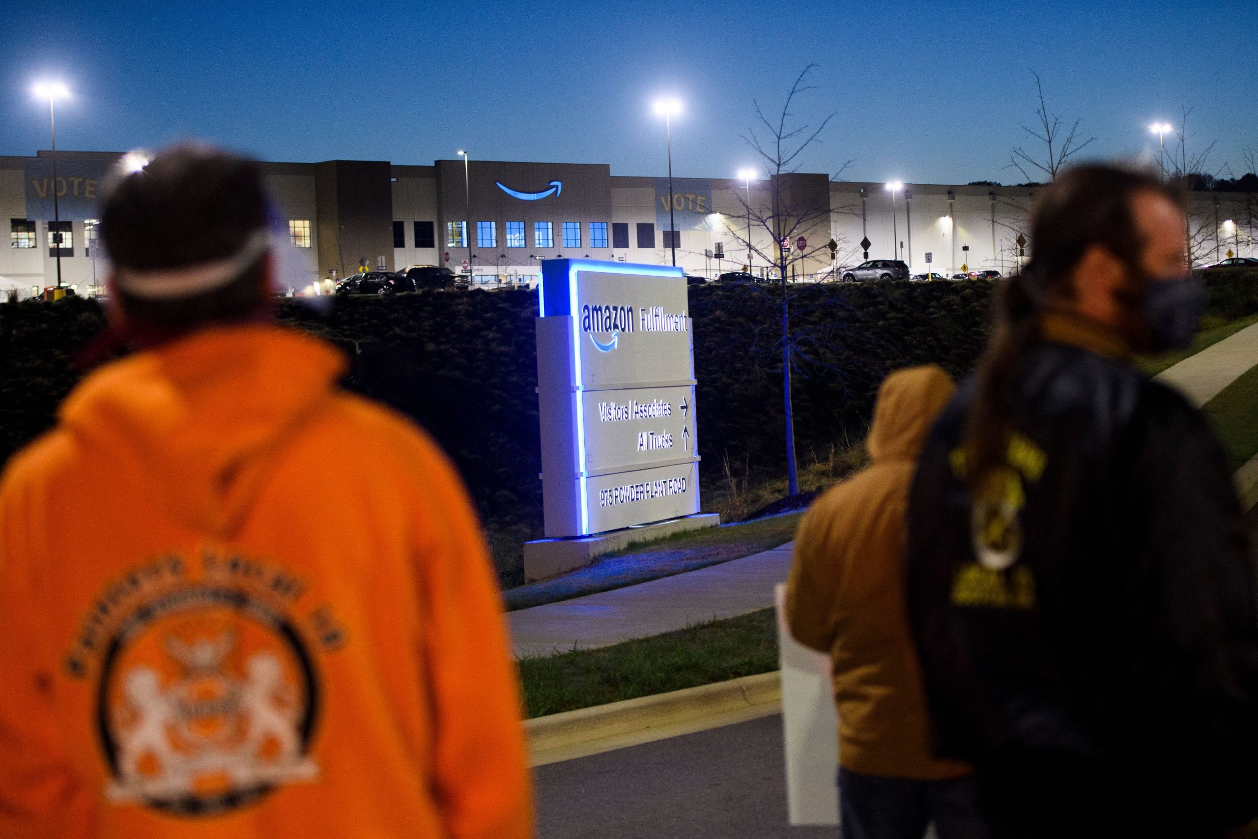 Union supporters gather outside of the Amazon BHM1 fulfillment center in Bessemer, Alabama, on March 29, 2021.