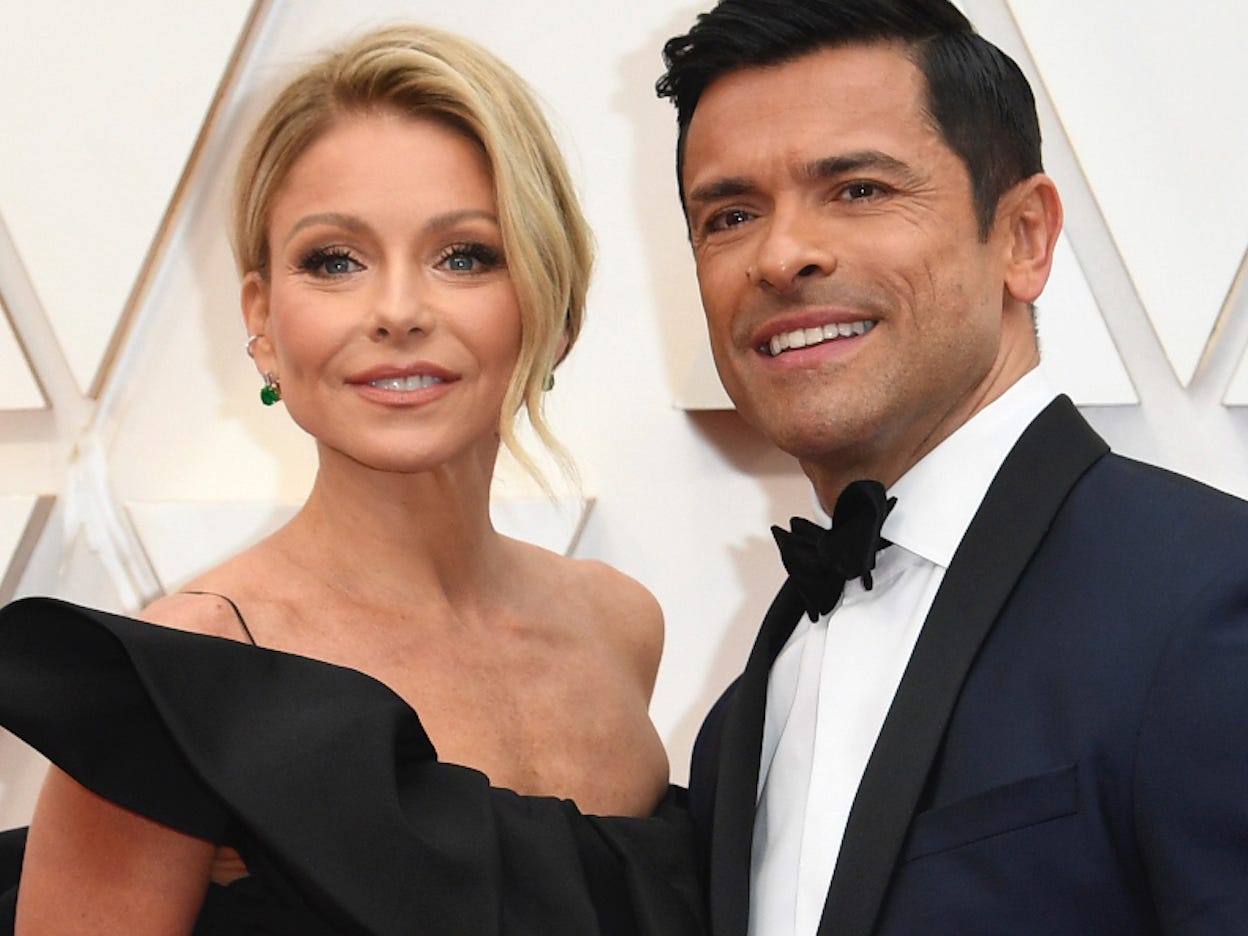 Kelly Ripa marked 25 years of marriage with Mark Consuelos by getting a ...