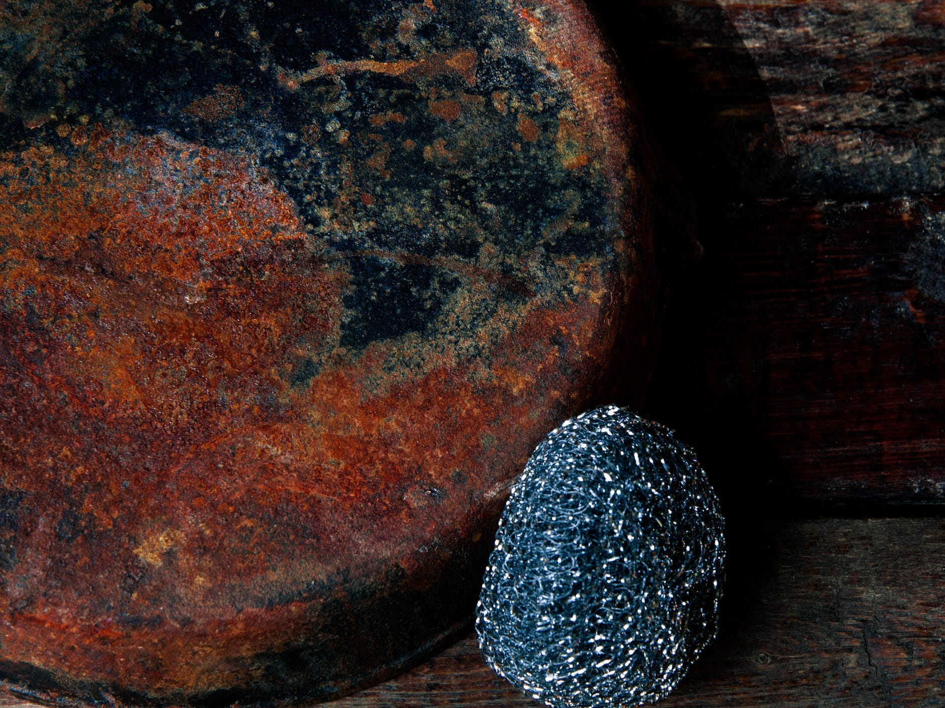 Removing rust from cast iron with steel wool