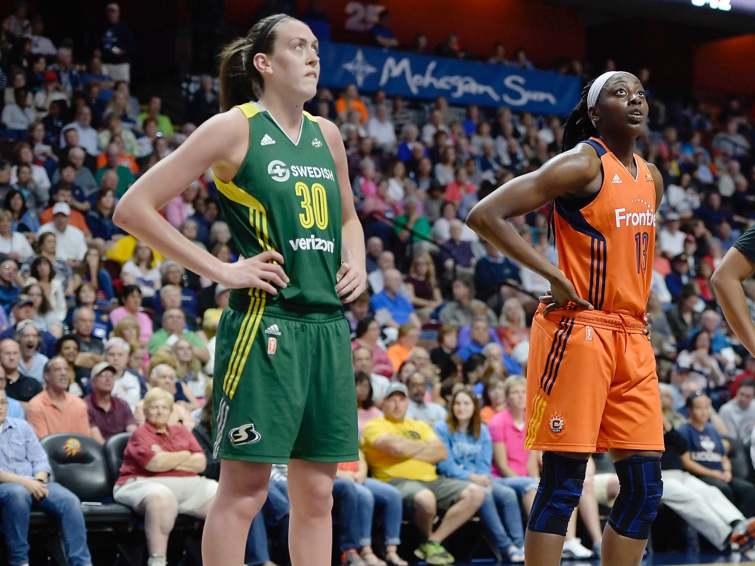 breanna stewart chiney ogwumike