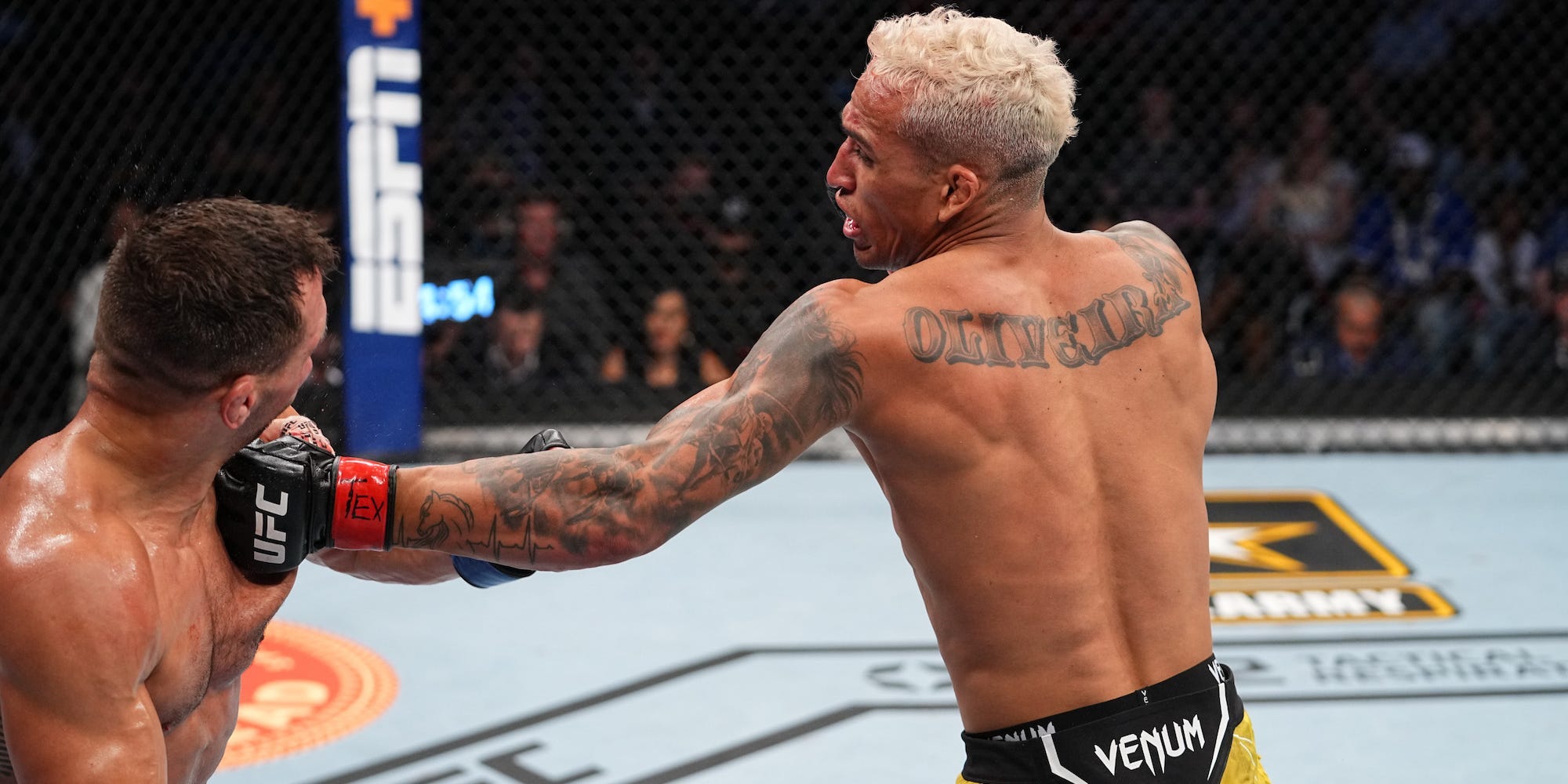 Charles Oliveira wins UFC title