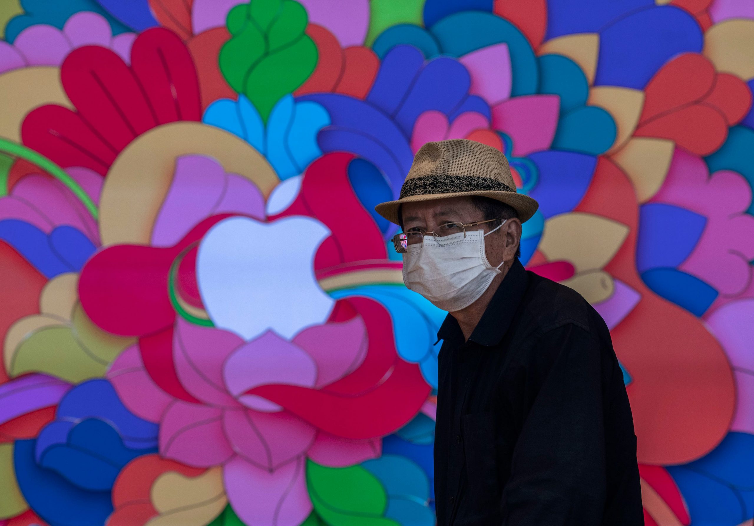 apple store beijing mask