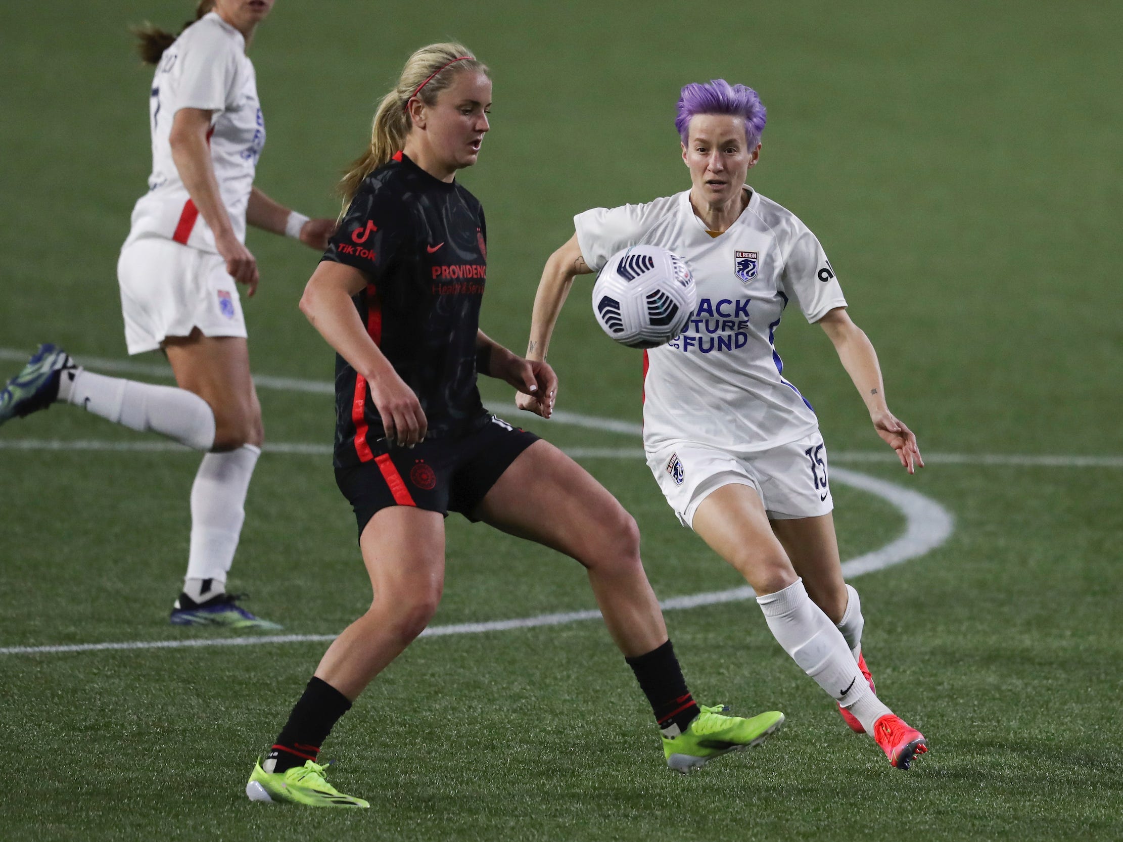 megan rapinoe lindsey horan