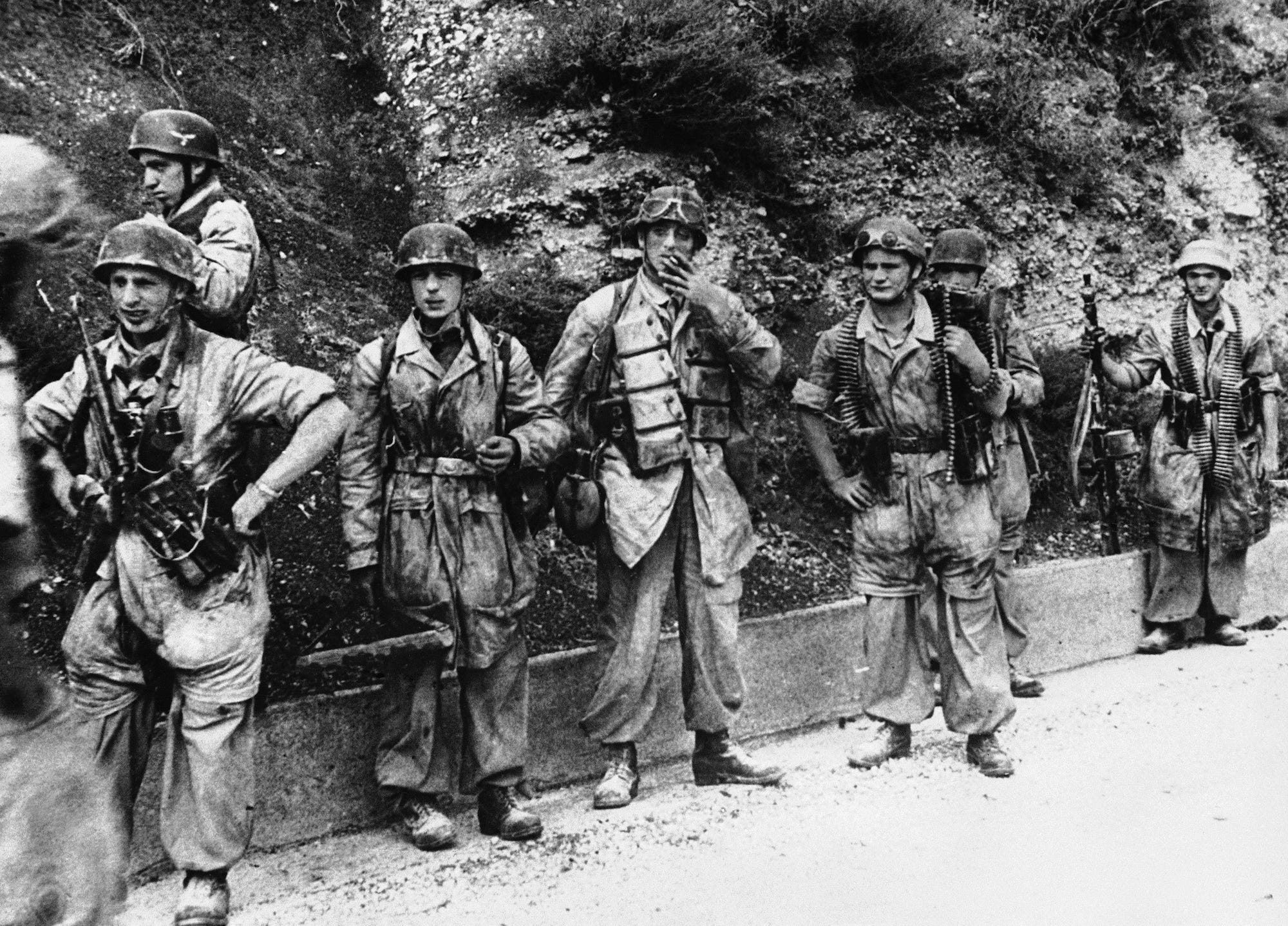 Nazi German paratroopers Italy