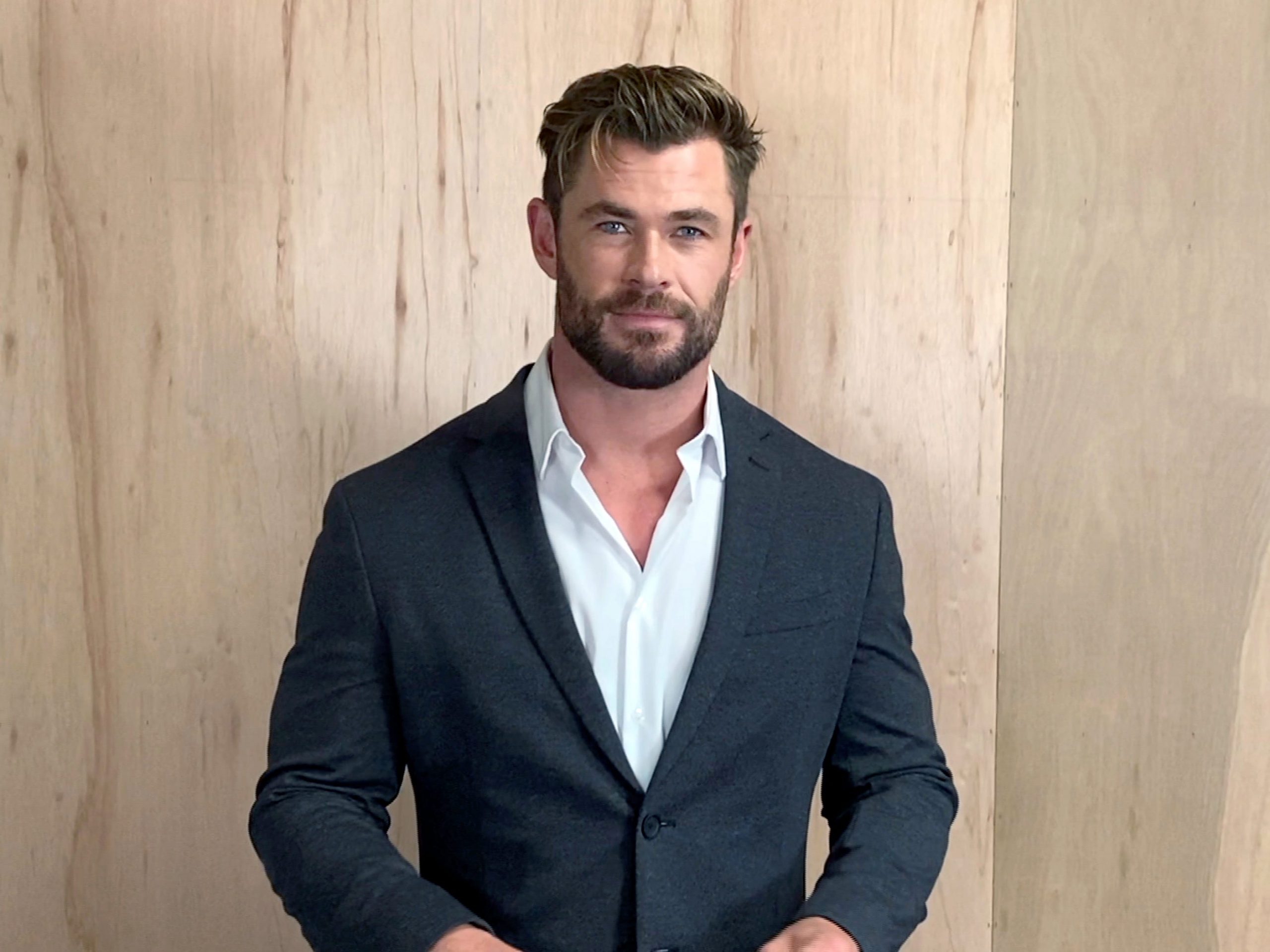 Chris Hemsworth speaking at the 26th Annual Critics Choice Awards in March 2021