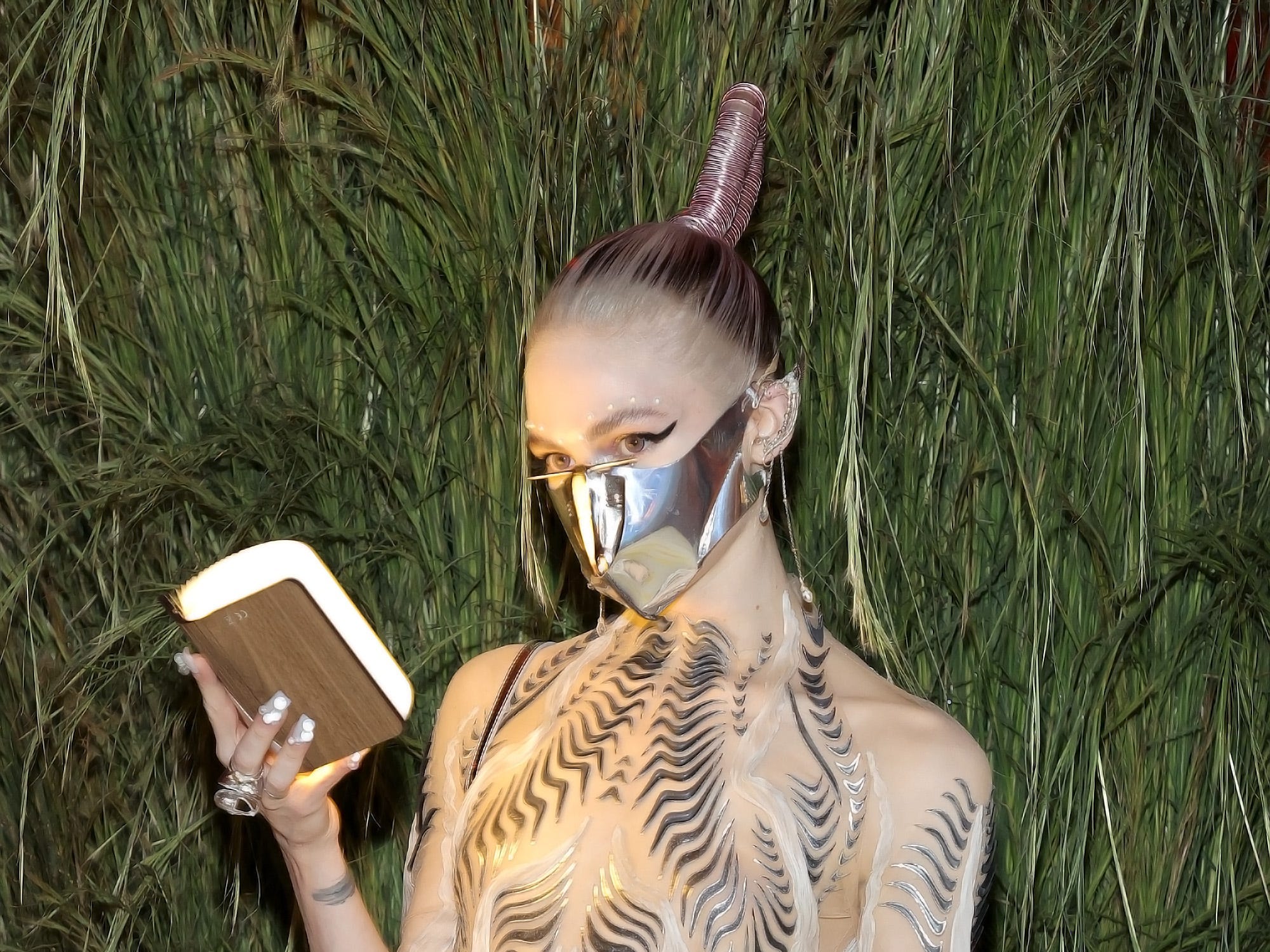 A picture of Grimes at the 2021 Met Gala