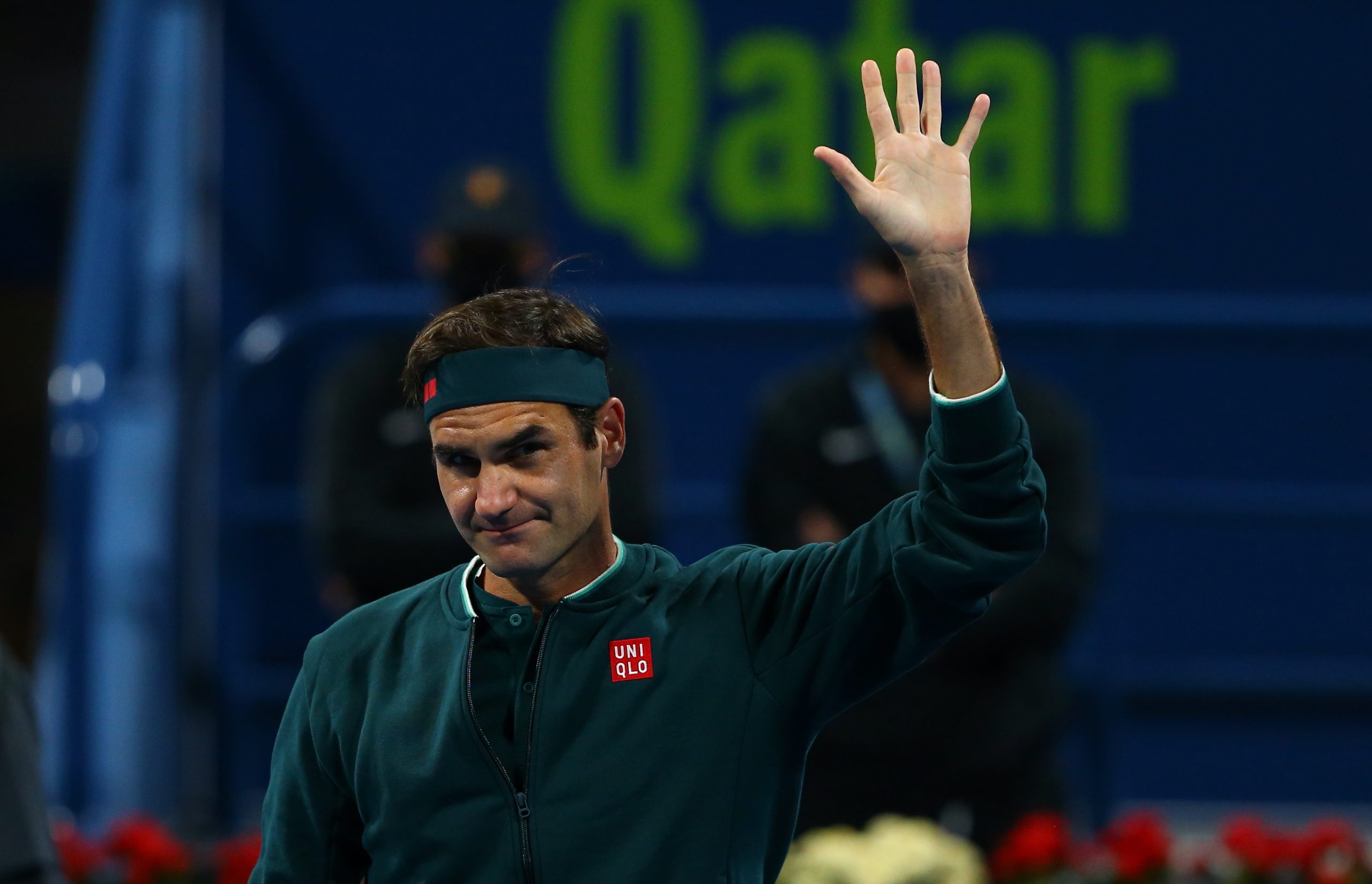 Roger Federer tijdens zijn terugkeer op de tennisbaan bij de Qatar Open in maart 2021. Foto: EPA/Samer F Rejjal