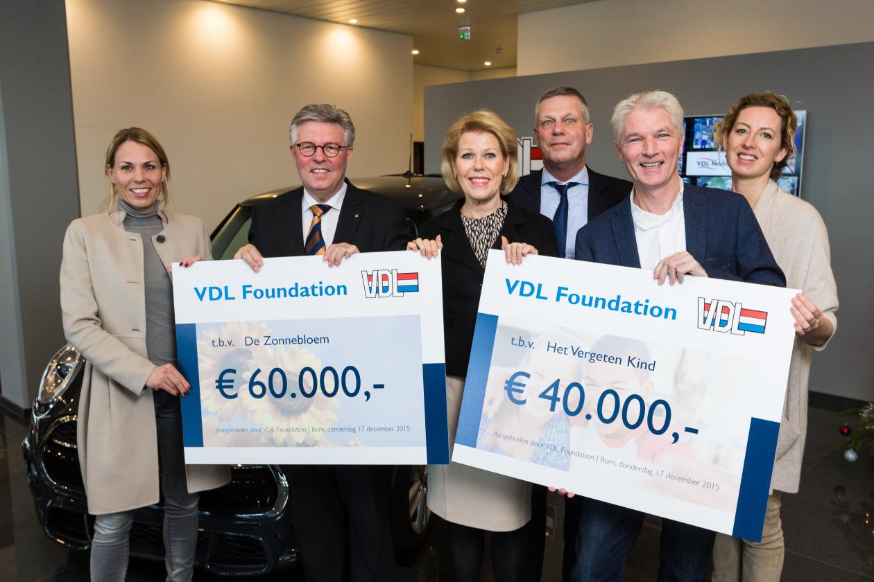 Margriet van der Leegte (midden) in haar rol als voorzitter van de VDL Foundation. Foto: VDL Foundation