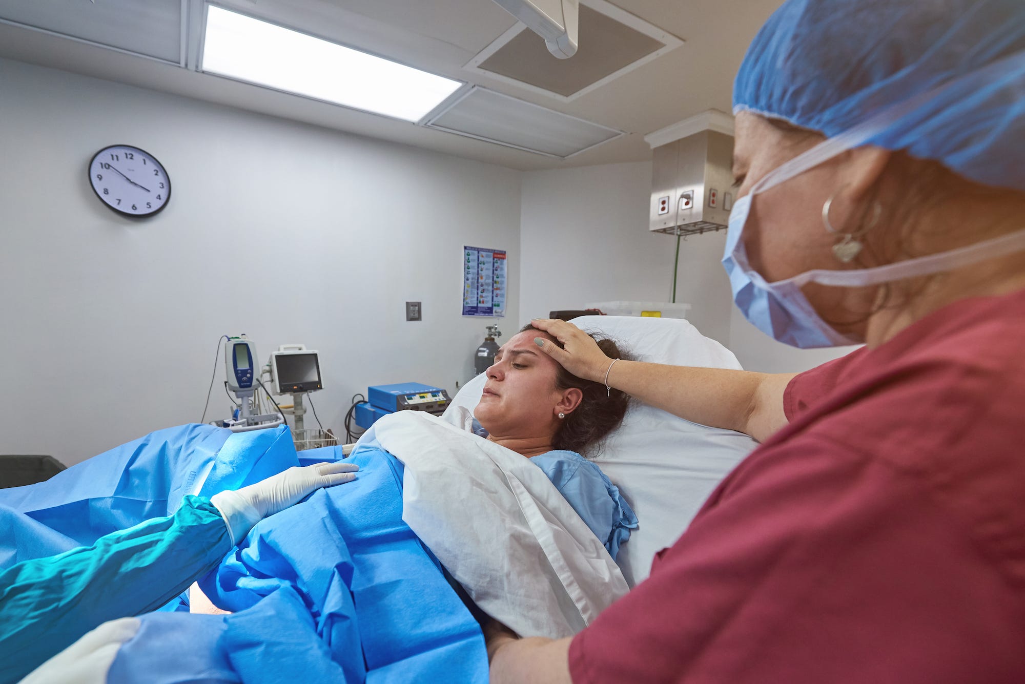 woman giving birth hospital