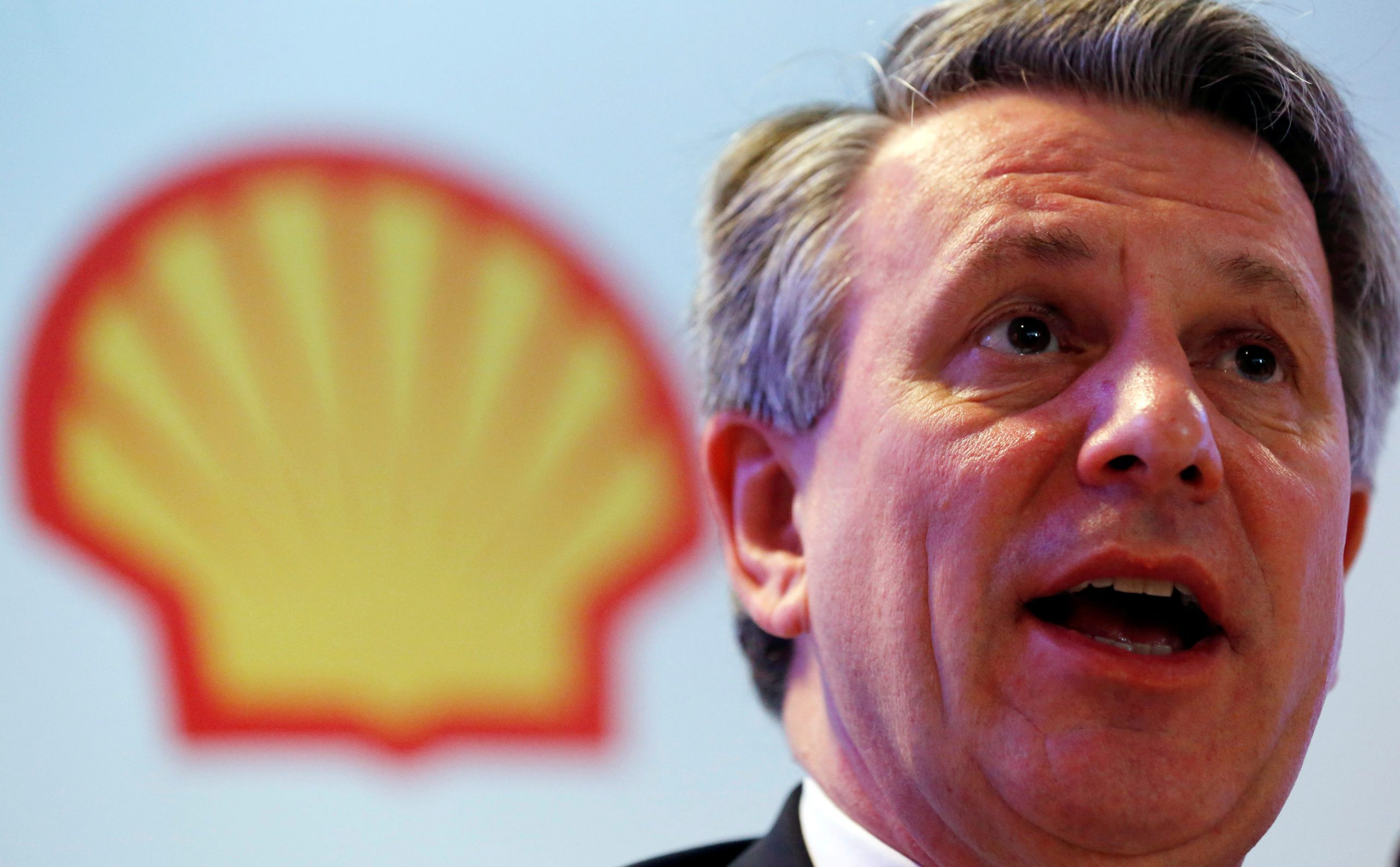 FILE PHOTO: Ben van Beurden, chief executive of Royal Dutch Shell, speaks during a news conference in Rio de Janeiro, Brazil, February 15, 2016. REUTERS/Sergio Moraes/File Photo