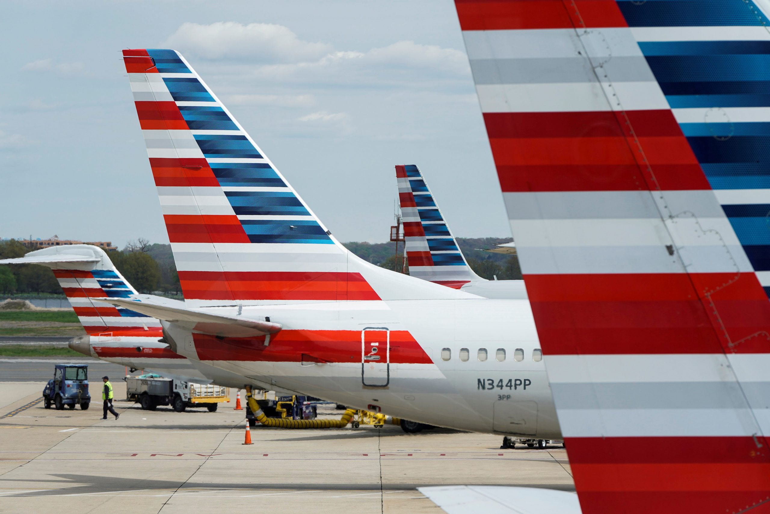 american-airlines-has-canceled-hundreds-of-flights-due-to-staffing