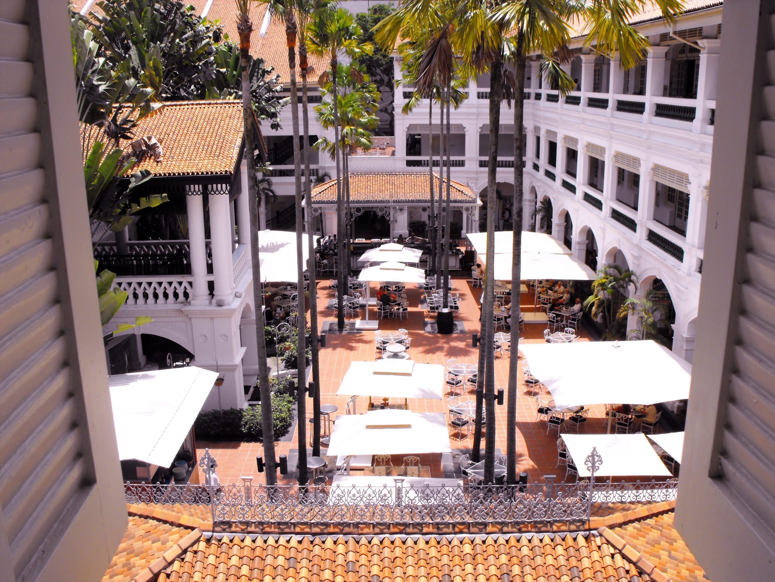 Raffles hotel in Singapore, courtyard view