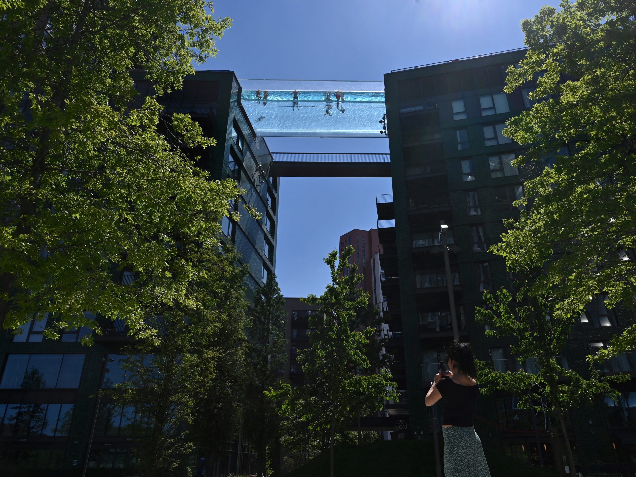 london sky pool