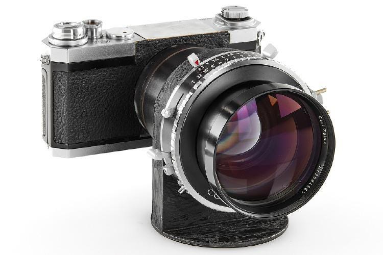 Zeiss Planar 0.7/50 on a Nikon Camera Body.