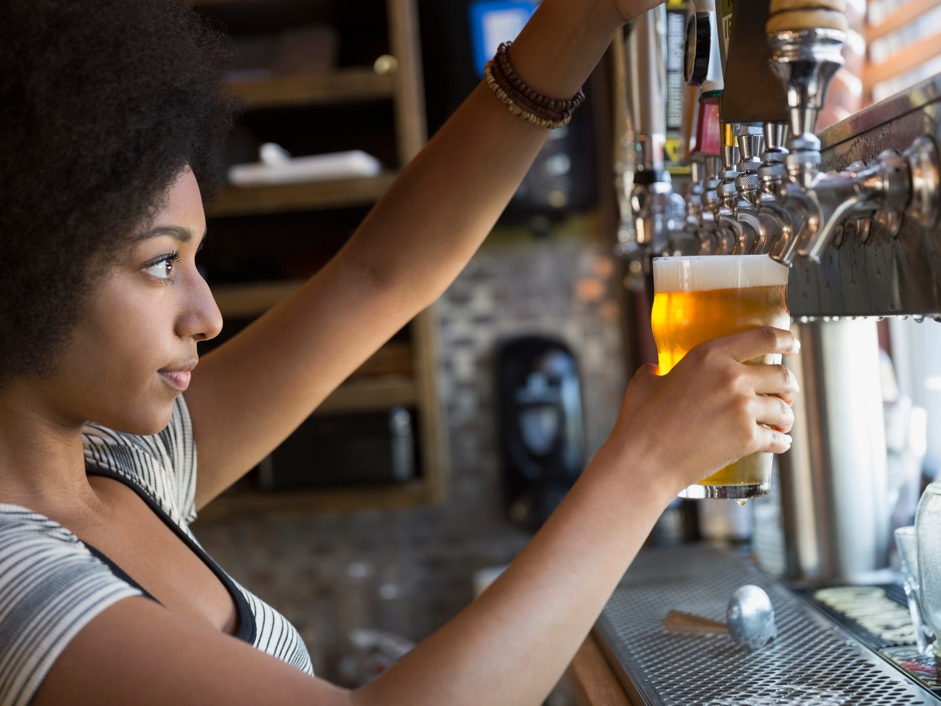 Bartender beer