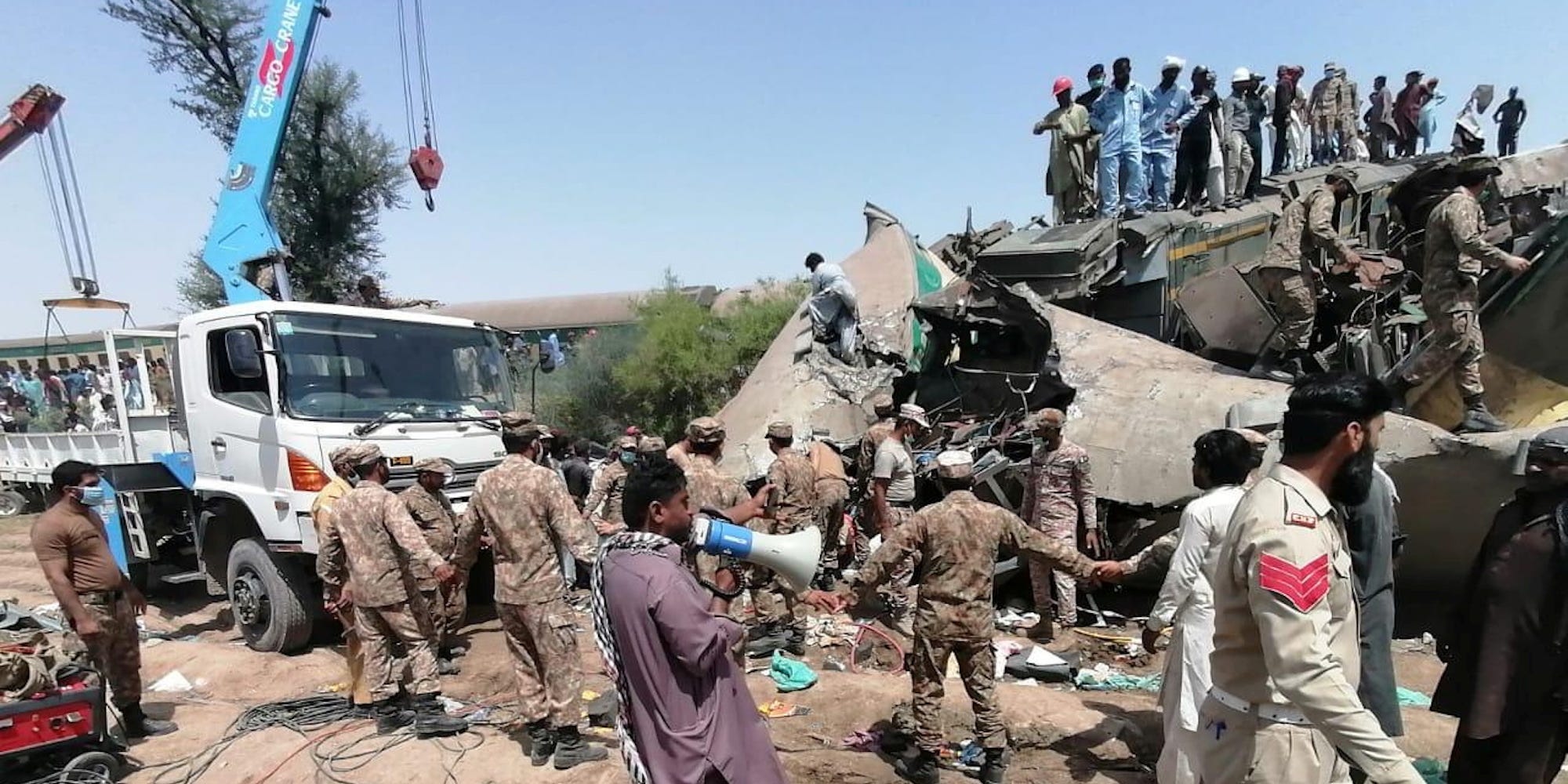 Pakistan train collision