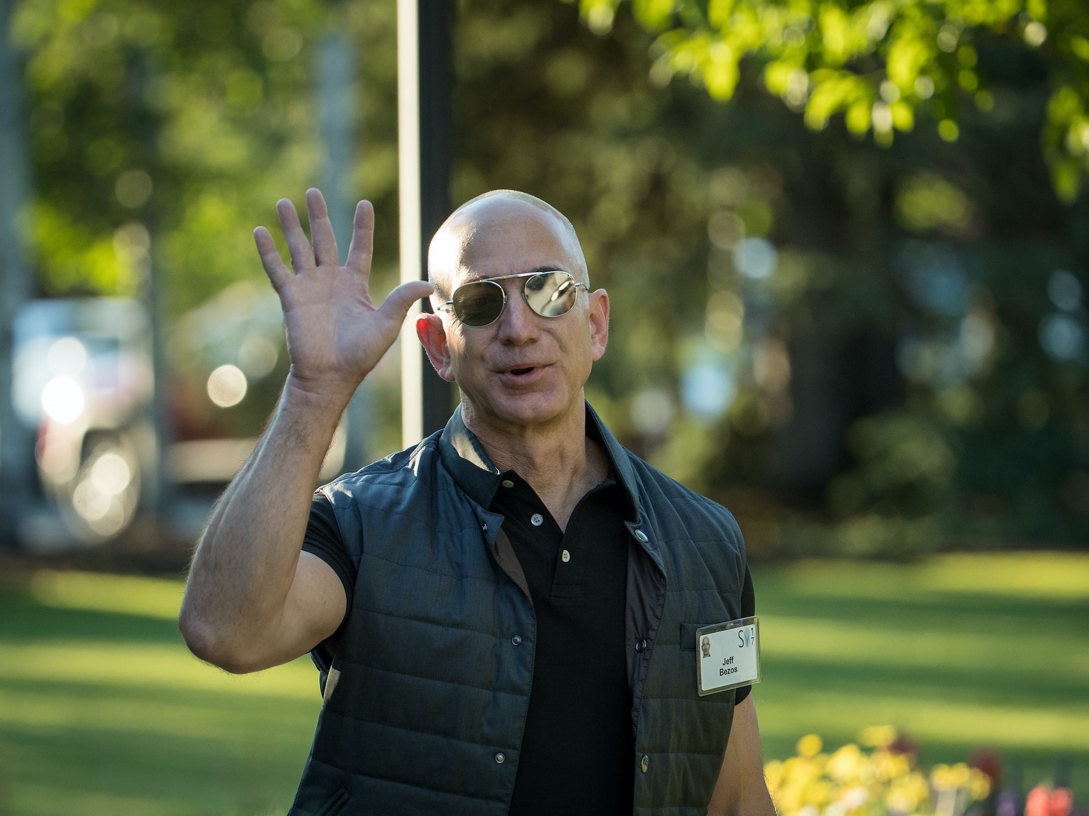 Jeff Bezos waving Sun Valley conference