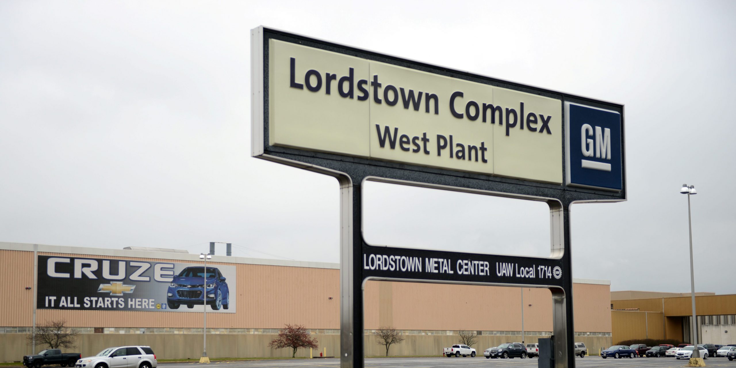 FILE PHOTO: A view of the entrance to the West Plant at the General Motors Lordstown Complex, assembly plant in Warren, Ohio, U.S., November 26, 2018. REUTERS/Alan Freed