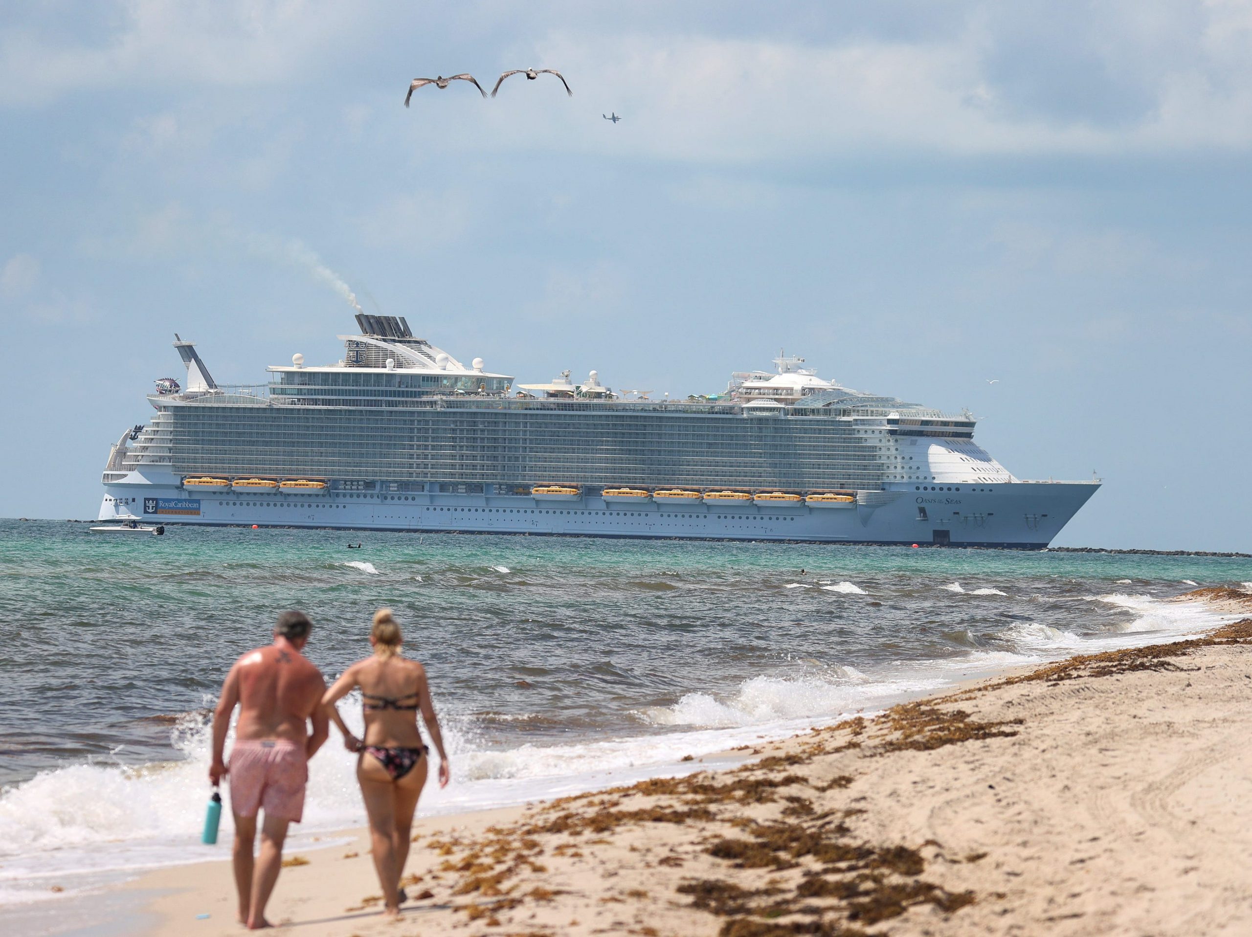 Cruise ship docks in Florida