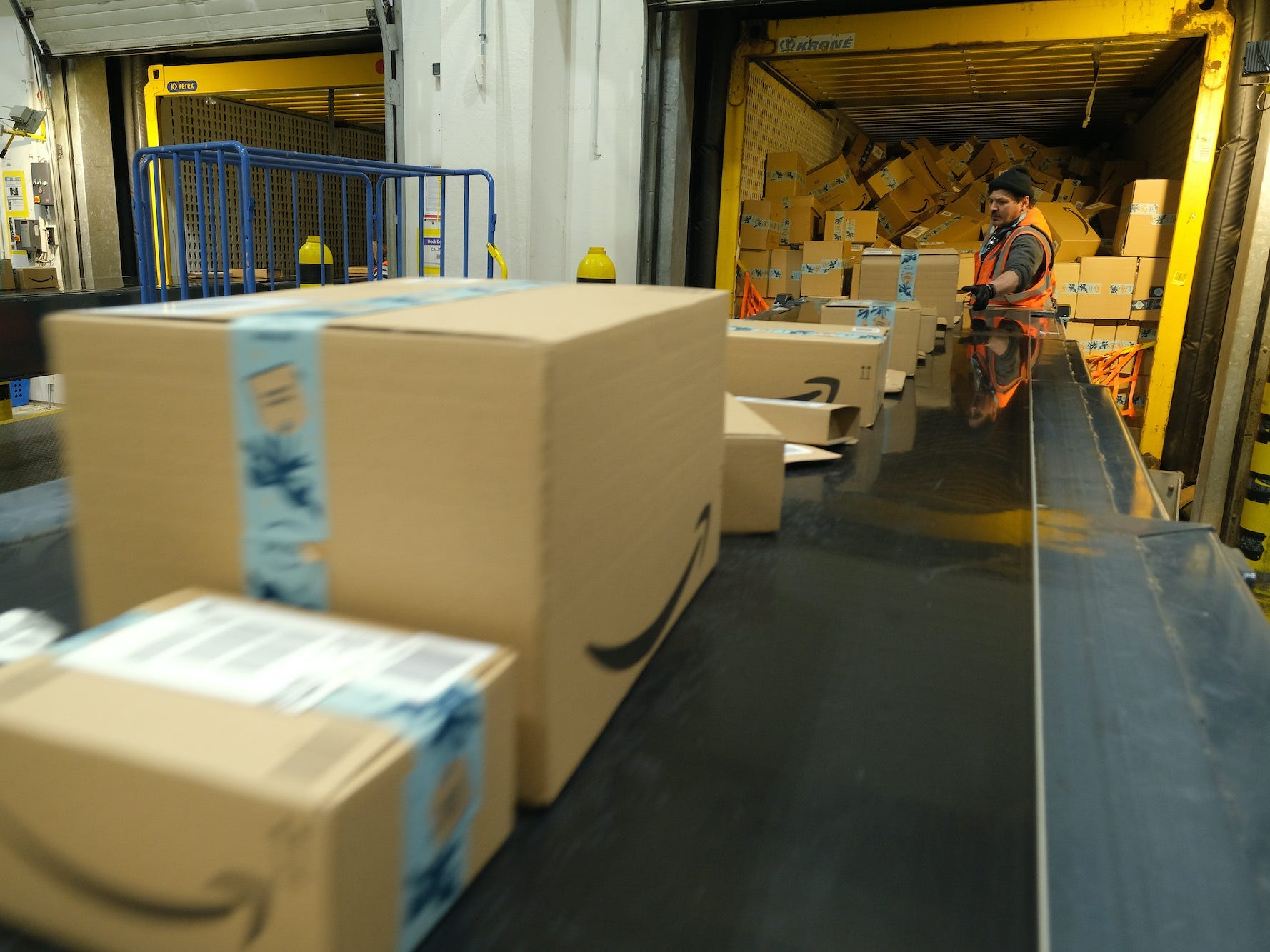 amazon package logo warehouse
