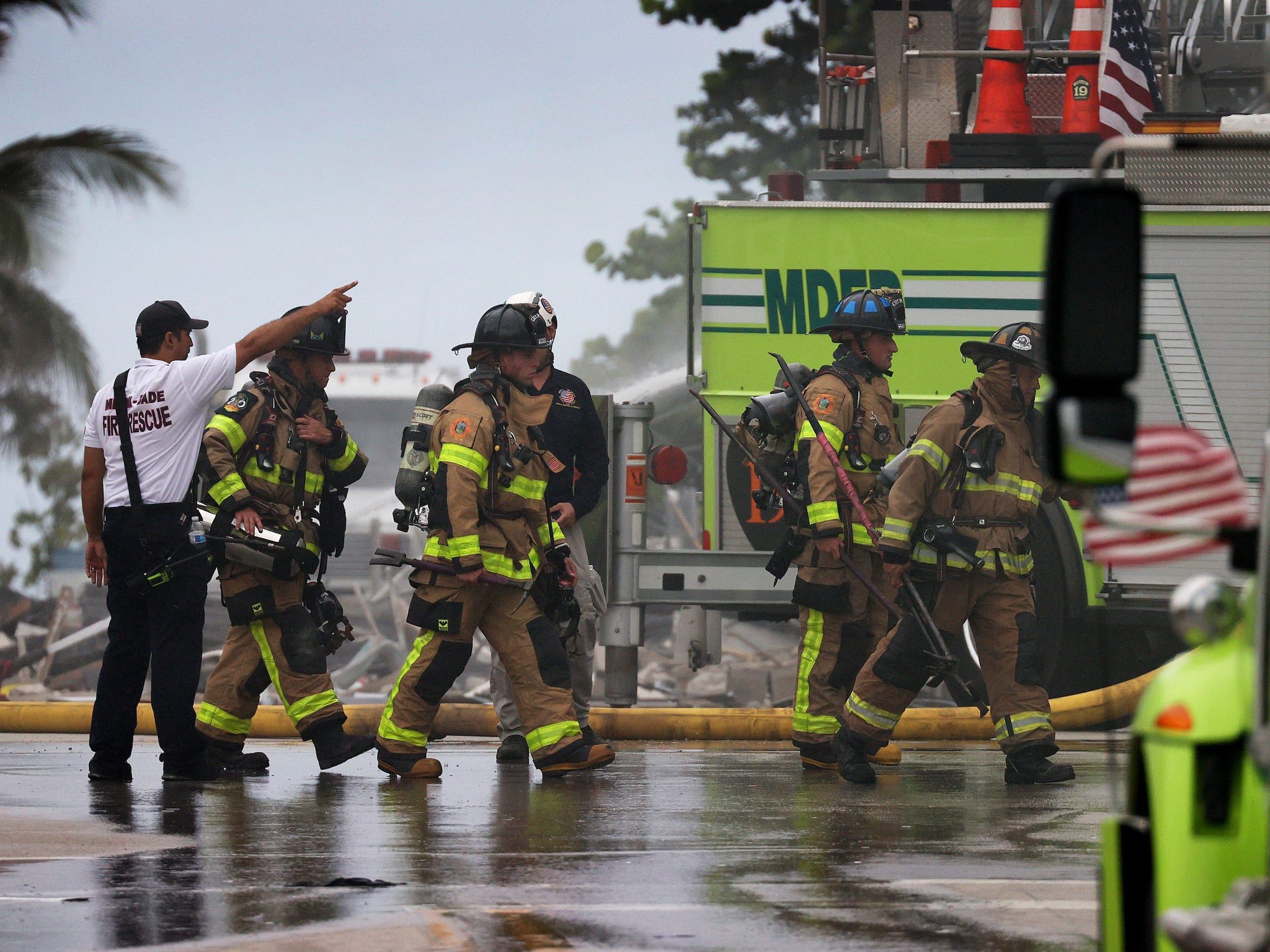 florida building collapse firefighters respond