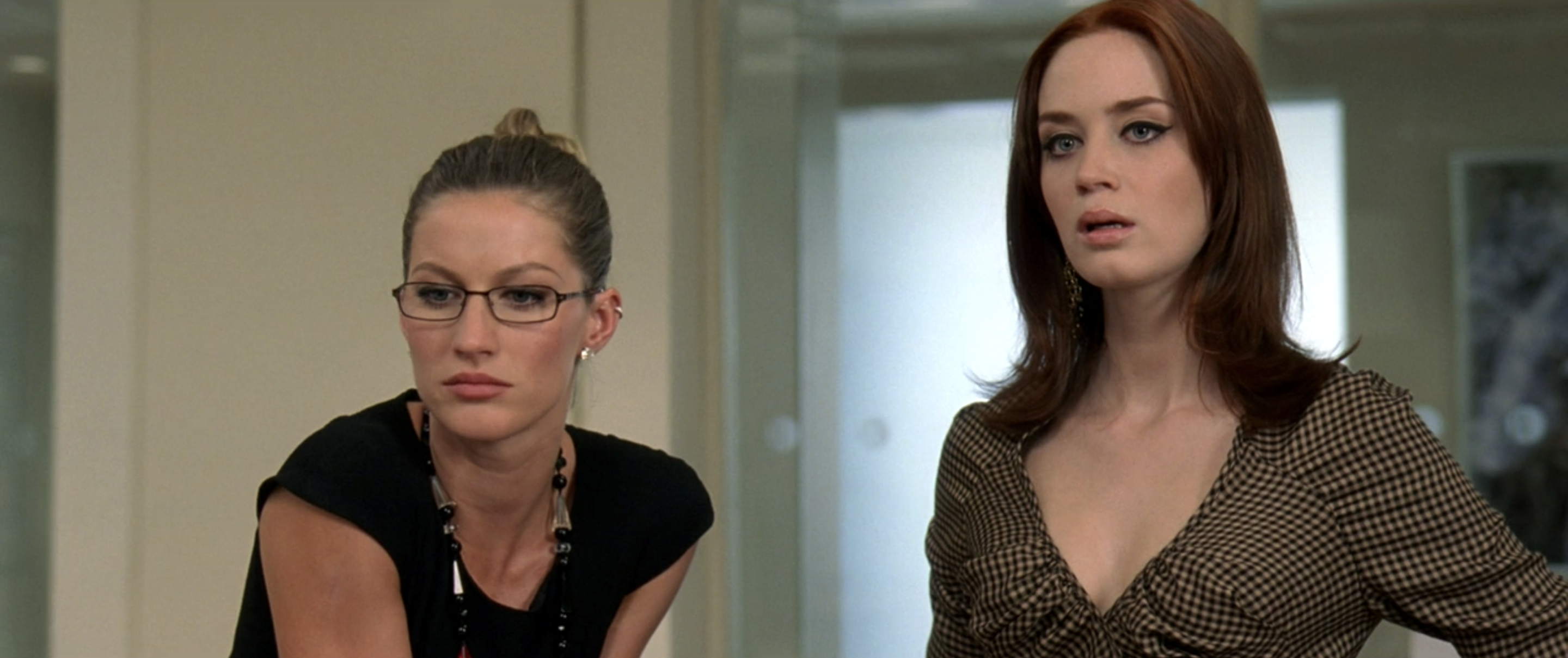 Gisele Bündchen as Serena and Emily Blunt as Emily in "The Devil Wears Prada."