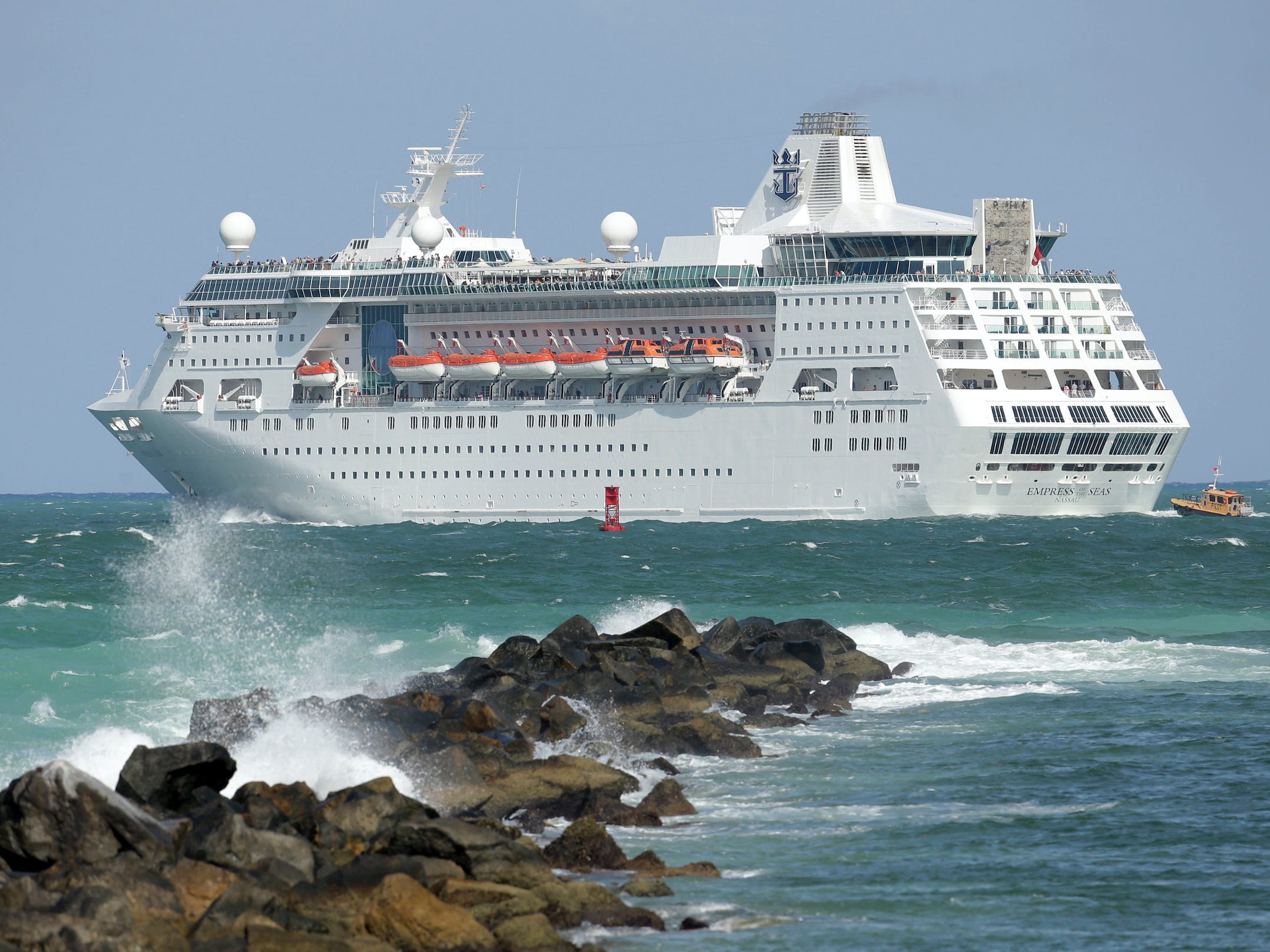 Royal Caribbean' Empress of the Seas cruise ship sailing