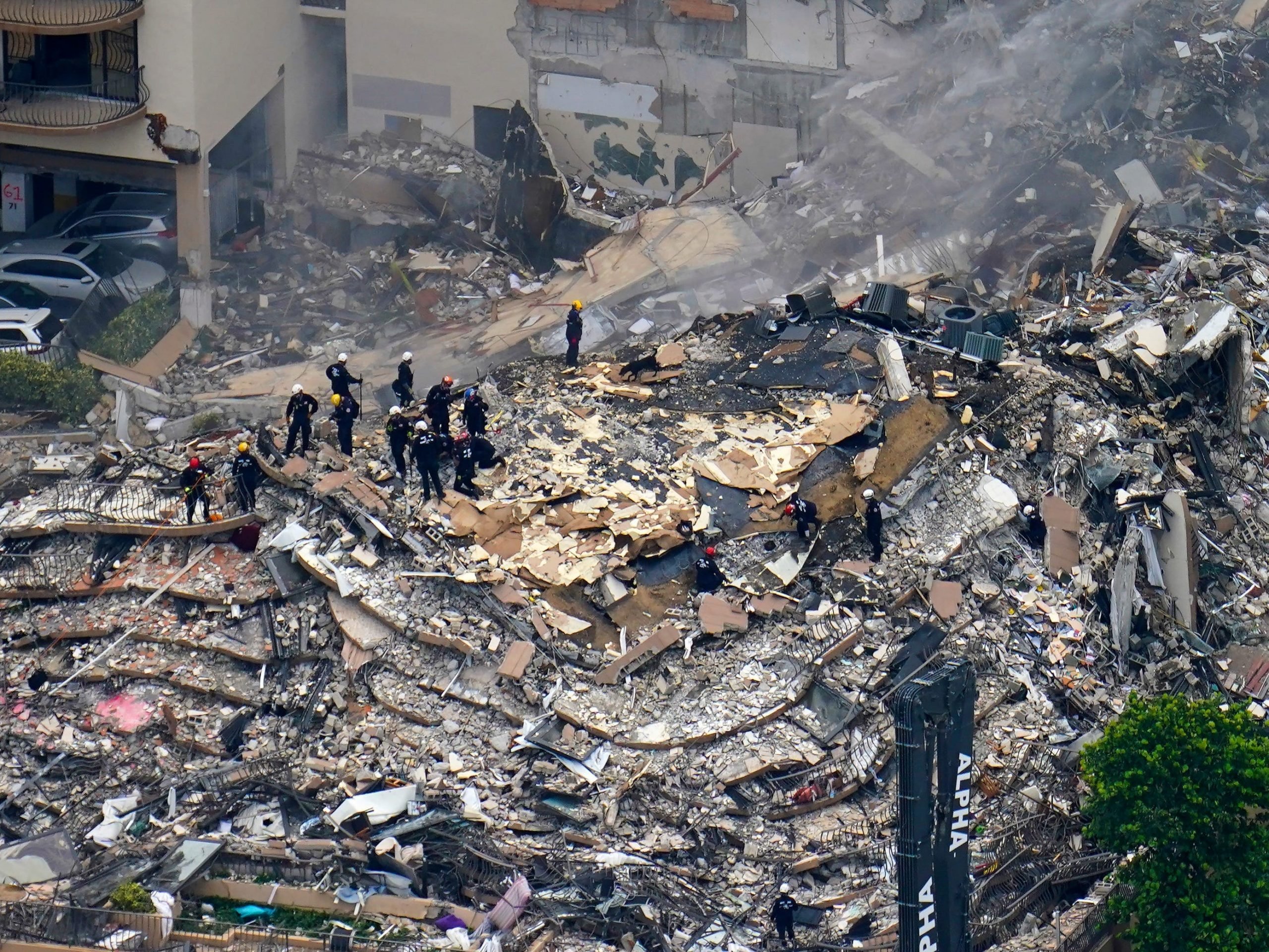 aftermath of Florida condo collapse