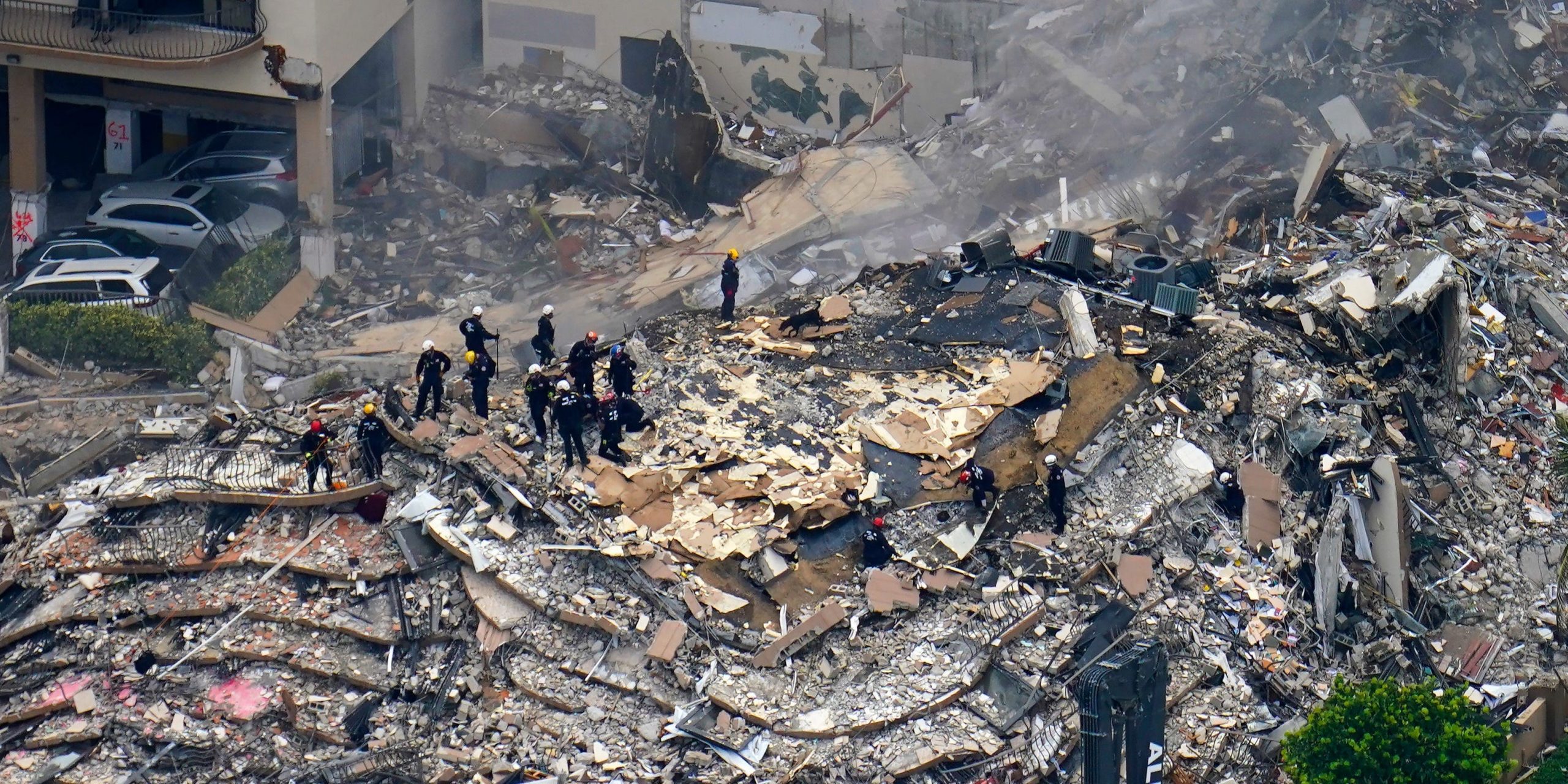 aftermath of Florida condo collapse