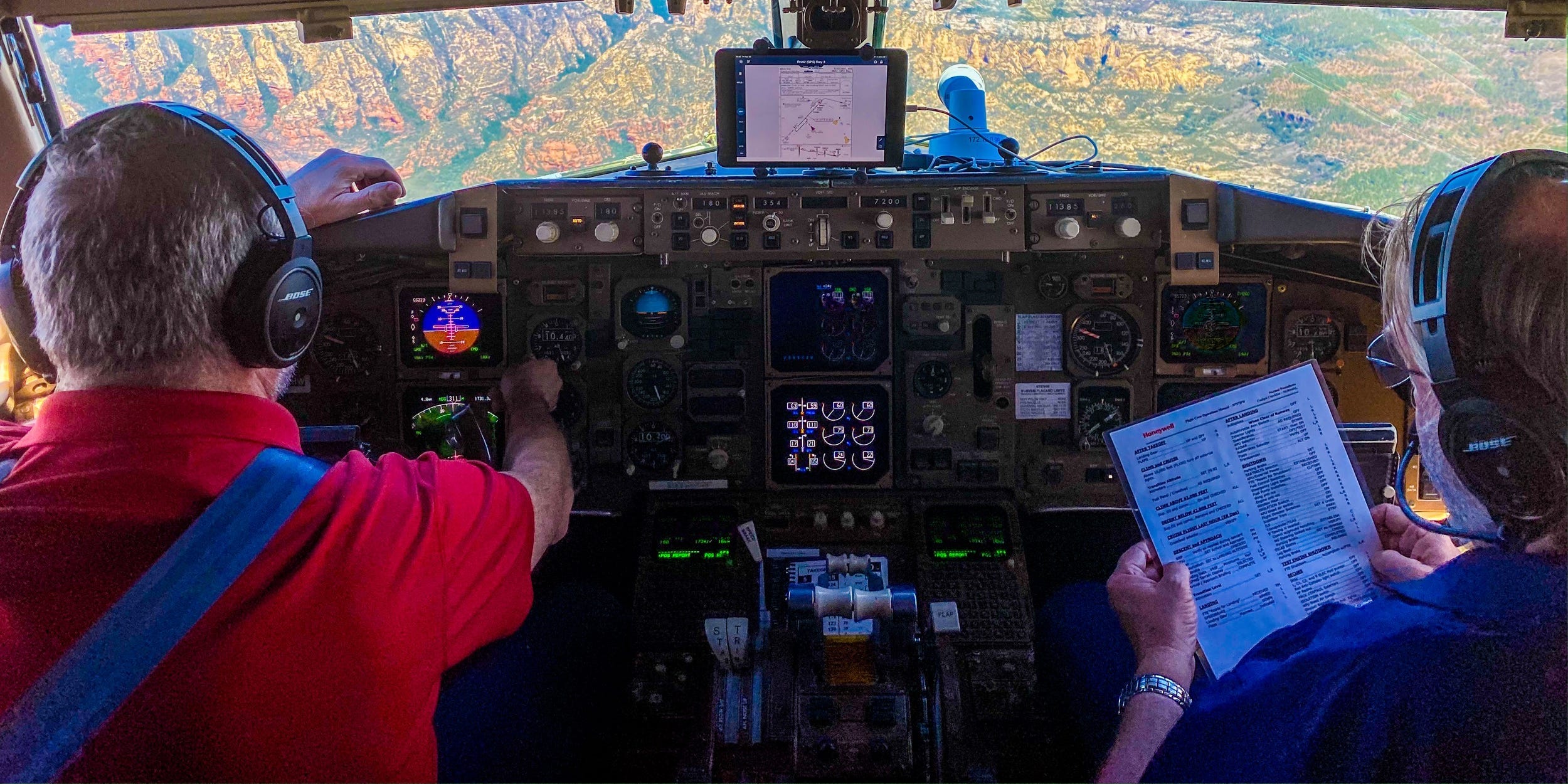 Inside the cockpit of Boeing 757 testbed aircraft - Honeywell Aerospace Boeing 757 testbed aircraft