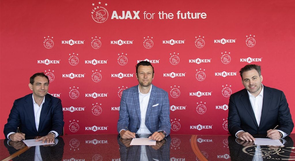 Ajax en het Nederlandse cryptocurrencybedrijf Knaken hebben een overeenkomst getekend.