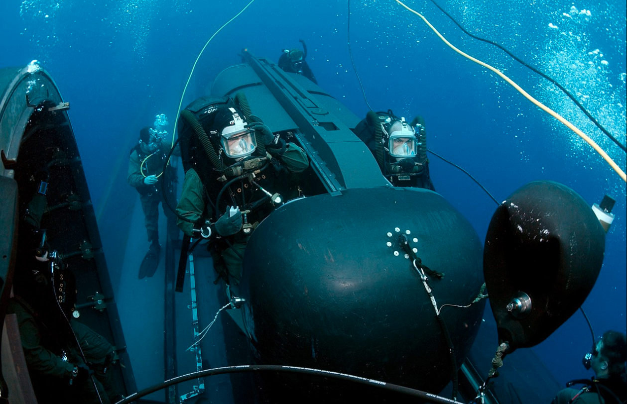 us navy seal submarine delivery vehicle SDV