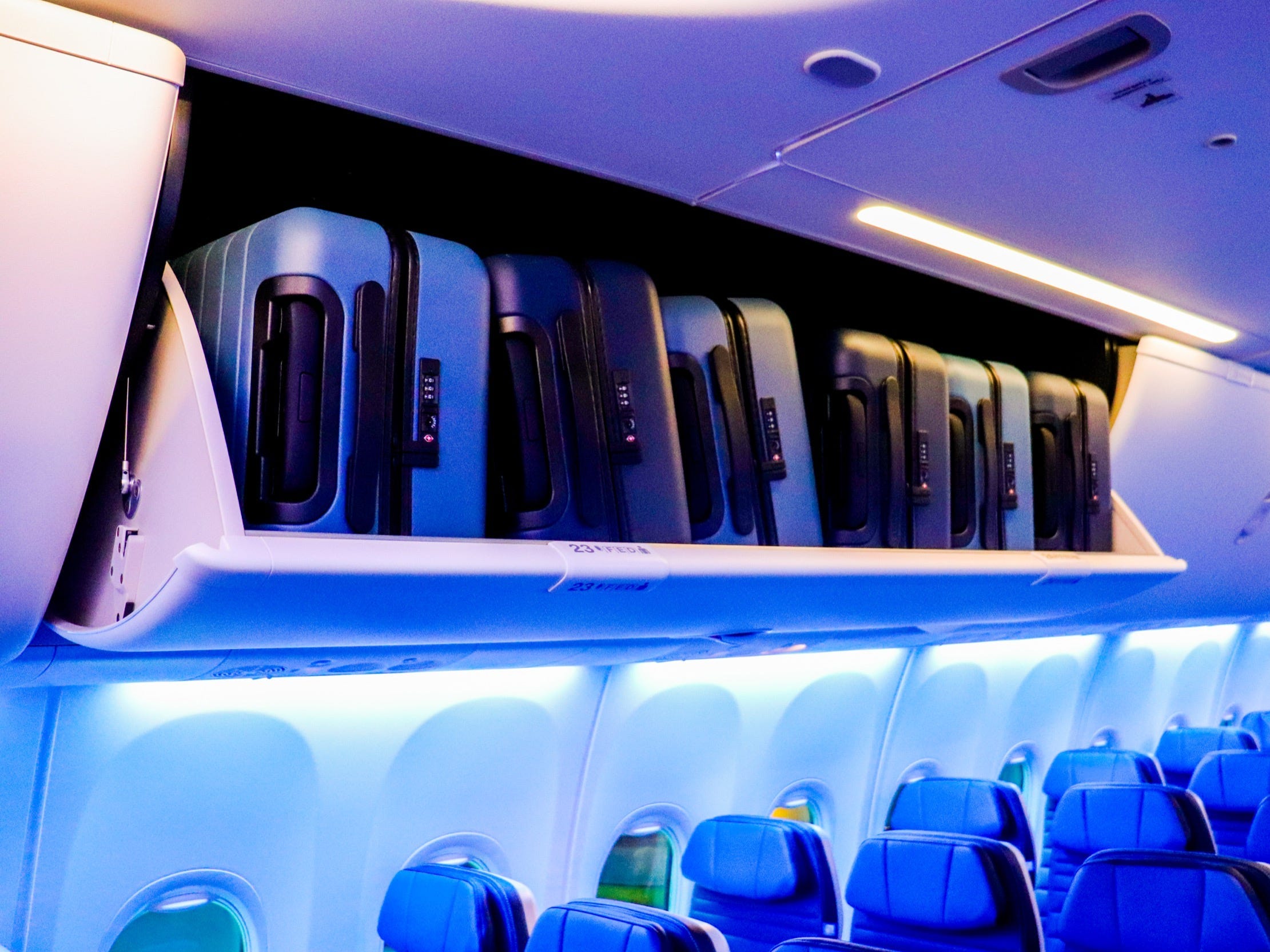 Inside a United Airlines Boeing 737 Max 8 with new interior - United Airlines New Aircraft Interior