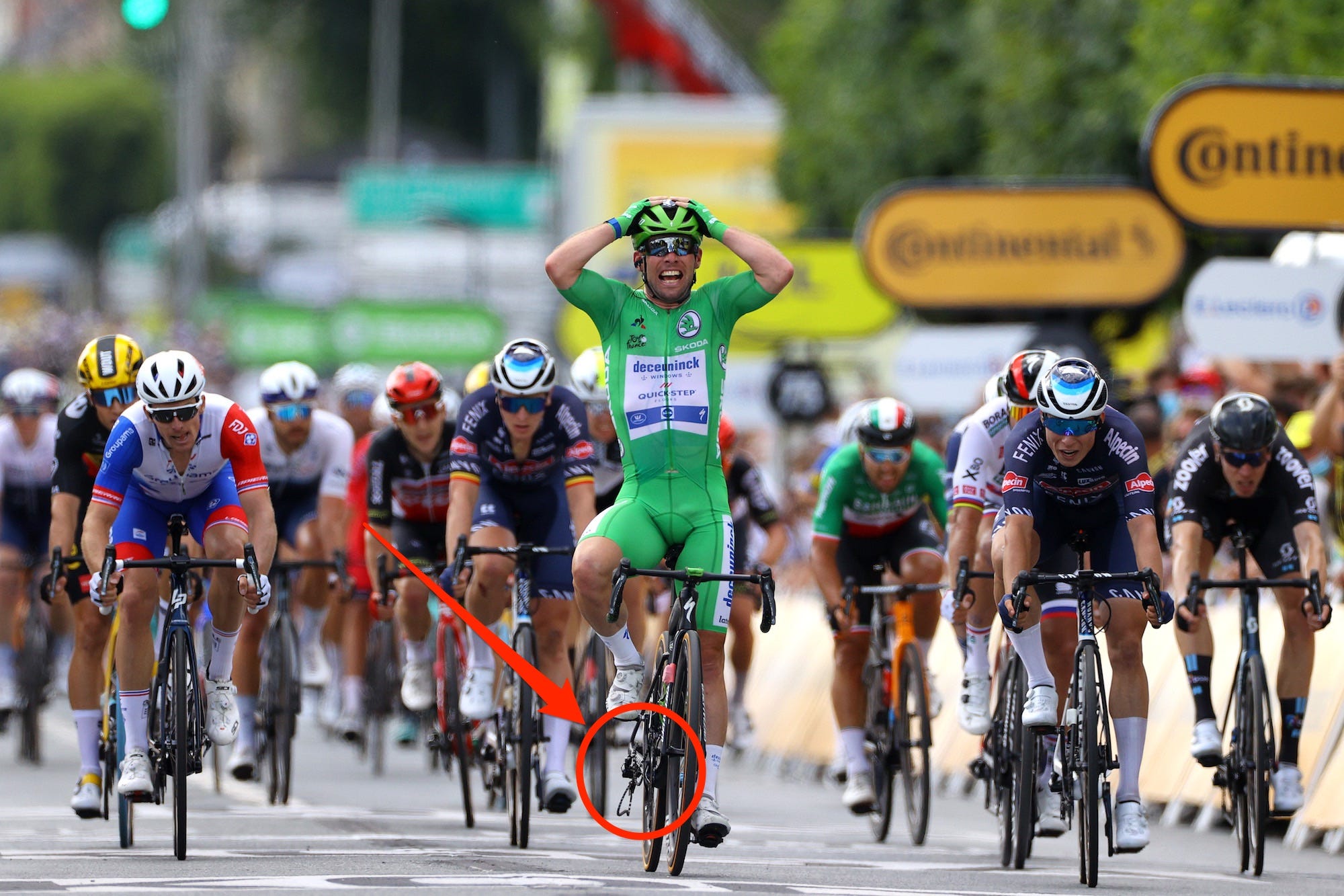 Mark Cavendish's chain falls off at Tour de France as he wins stage.