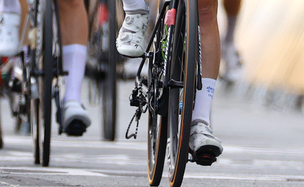 The bike chain of Tour de France sprinter Mark Cavendish falls off.