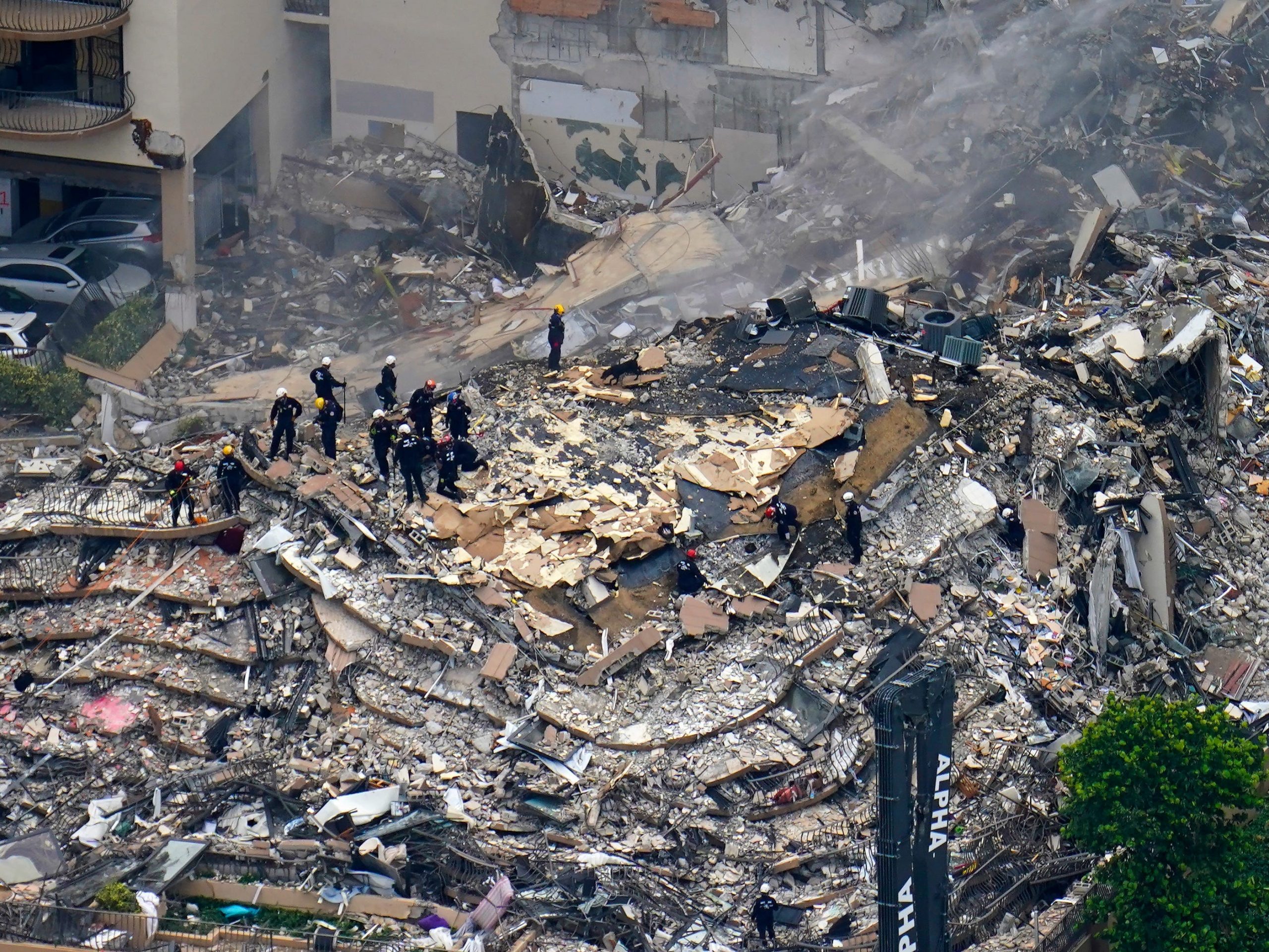 aftermath of Florida condo collapse