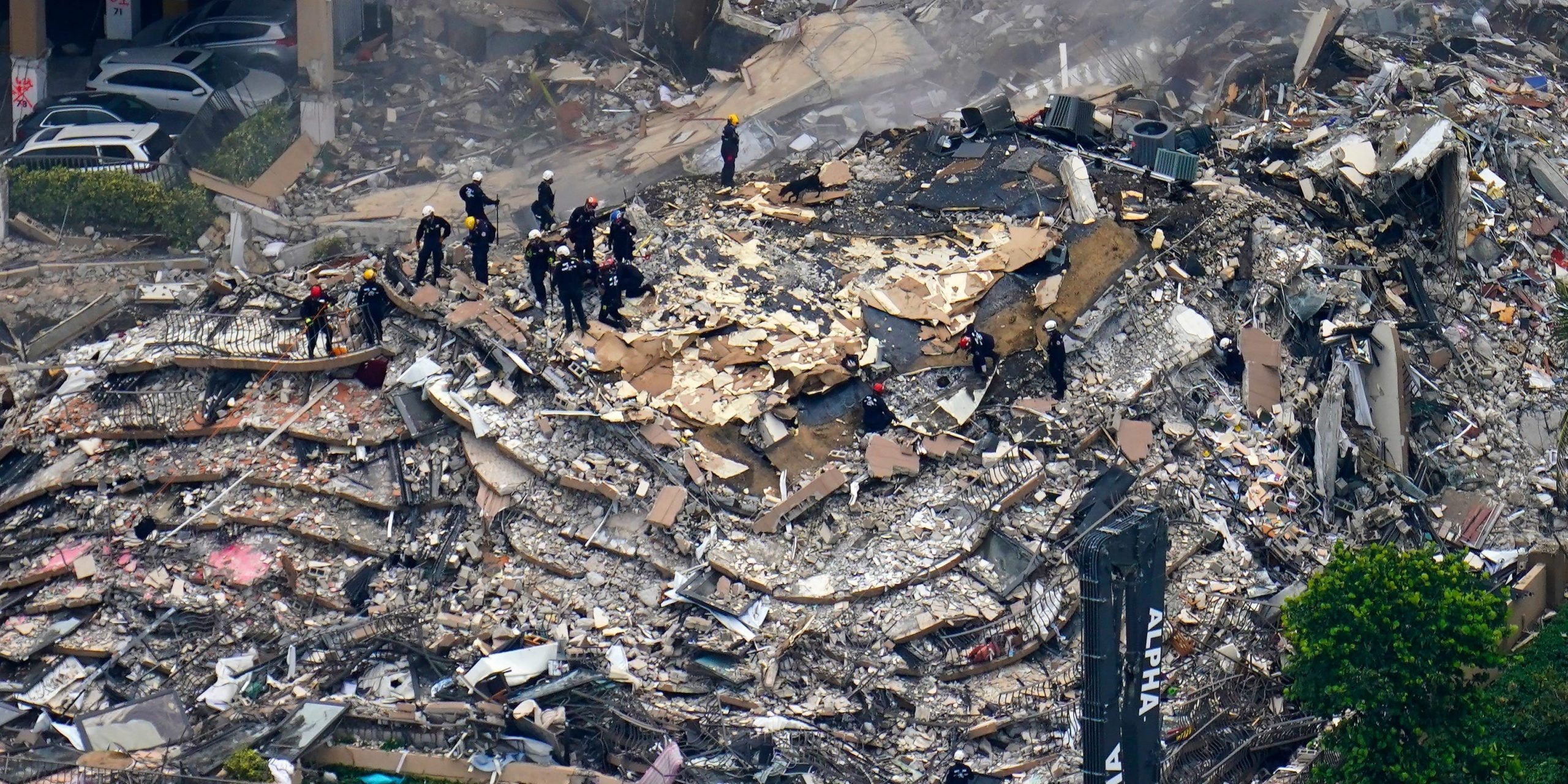 aftermath of Florida condo collapse