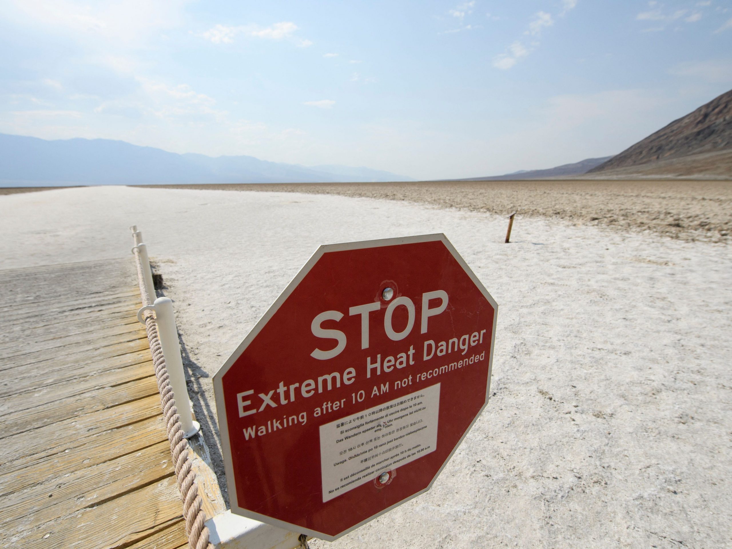 Extreme heat warning sign California