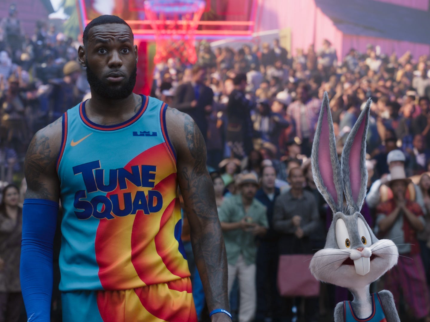 lebron james and bugs bunny in space jam