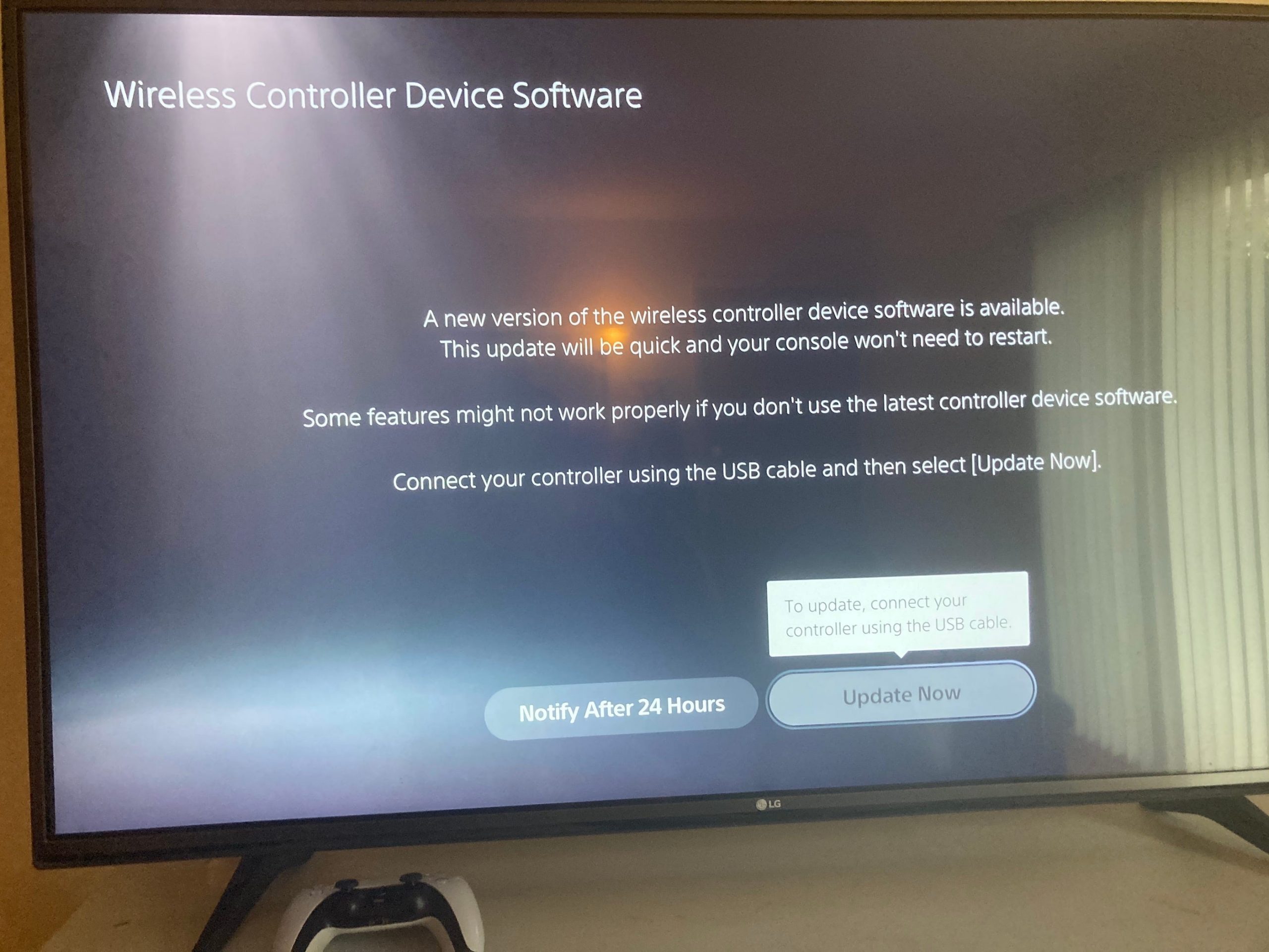 The PS5 screen asking you to update your controllers.