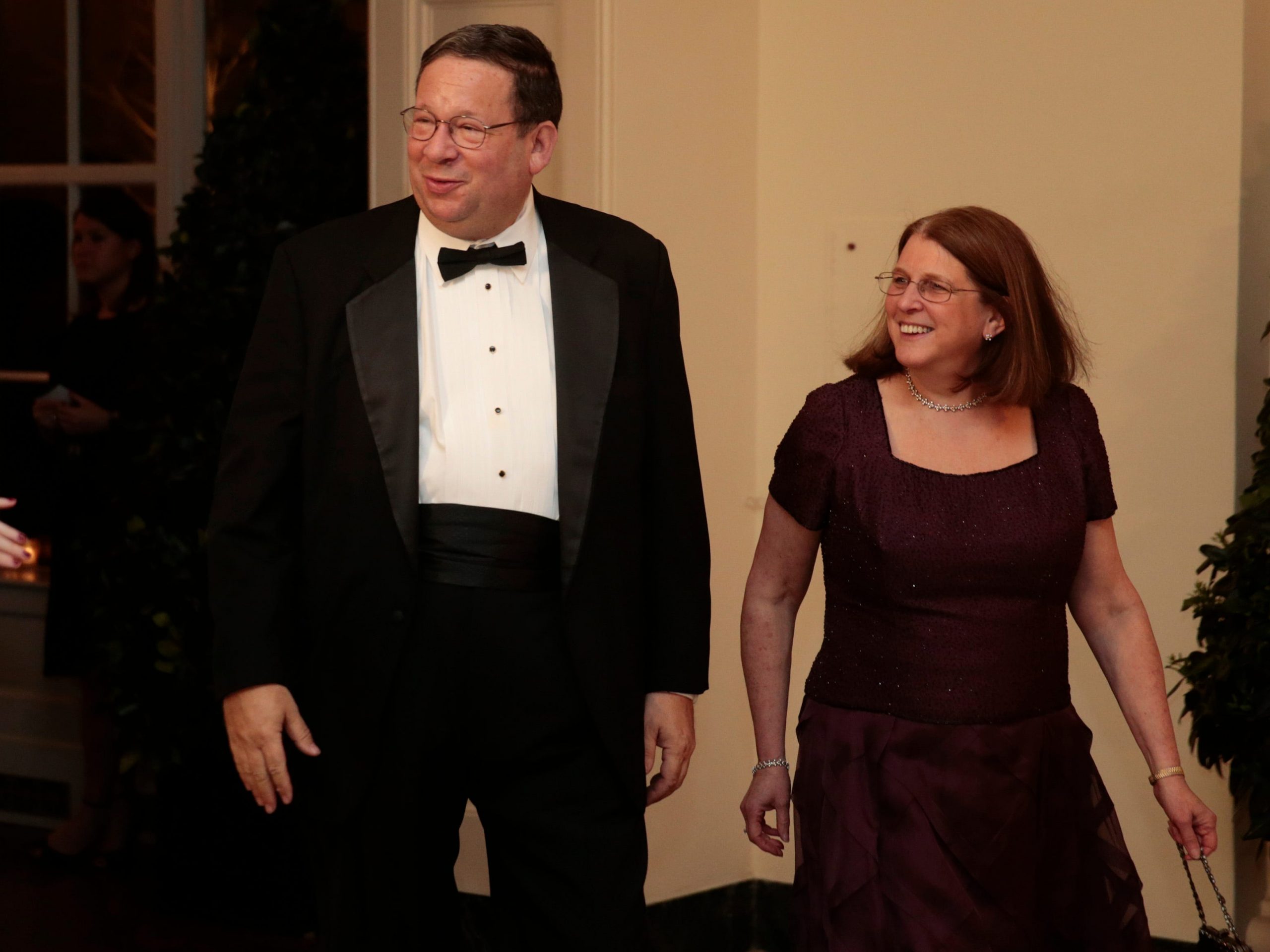 David and Rhonda Cohen arrive at White House state dinner in honor of French President François Hollande in 2014