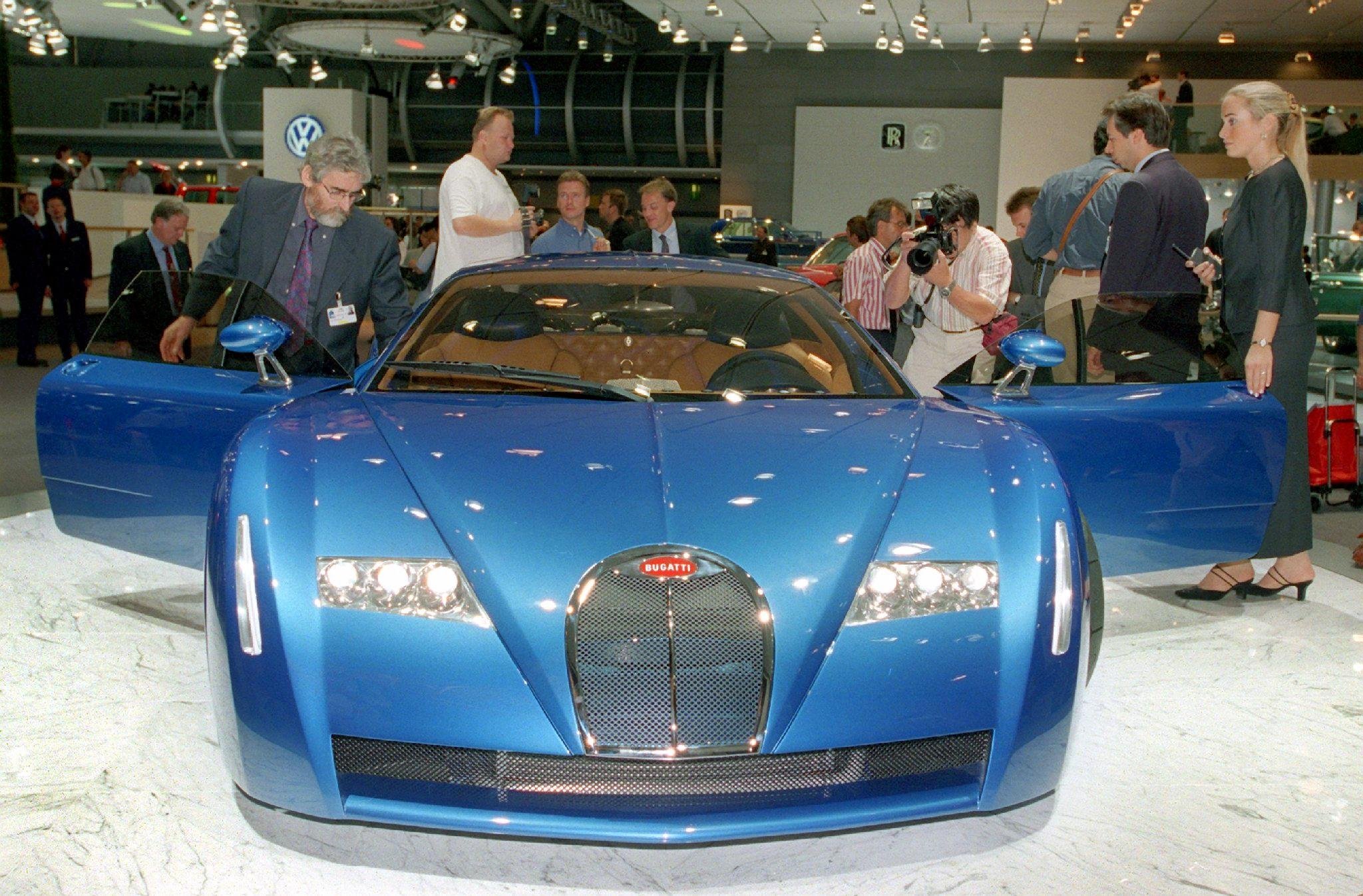 Foto: EPA. Bugatti Chiron uit 1999