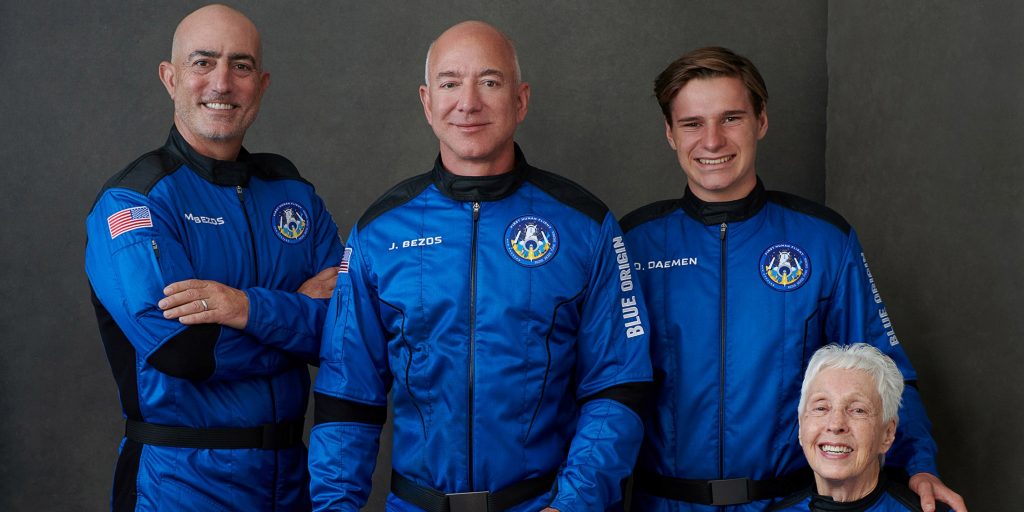 De bemanning van de eerste bemande vlucht van Blue Origin.