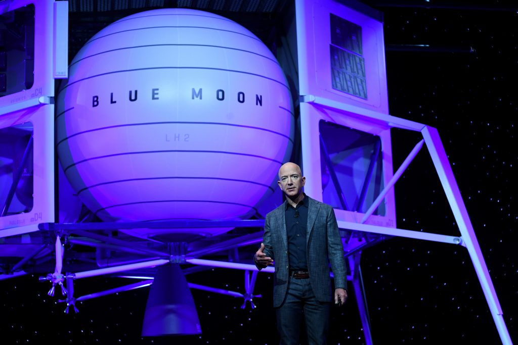 Jeff Bezos onthulde in mei 2019 de maanlander Blue Moon.