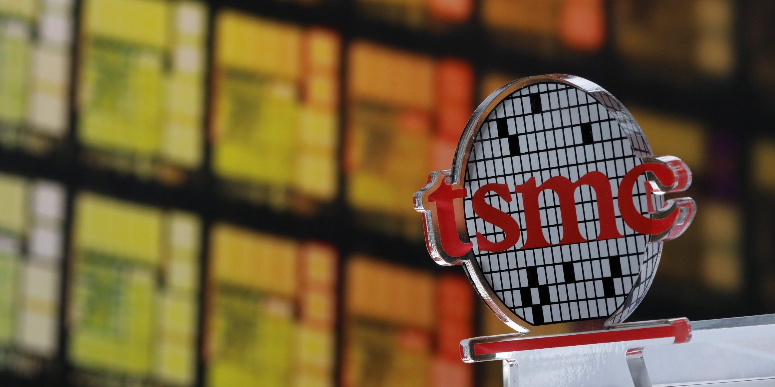 FILE PHOTO - A logo of Taiwan Semiconductor Manufacturing Co (TSMC) is seen at its headquarters in Hsinchu, Taiwan August 31, 2018. Picture taken August 31, 2018. REUTERS/Tyrone Siu